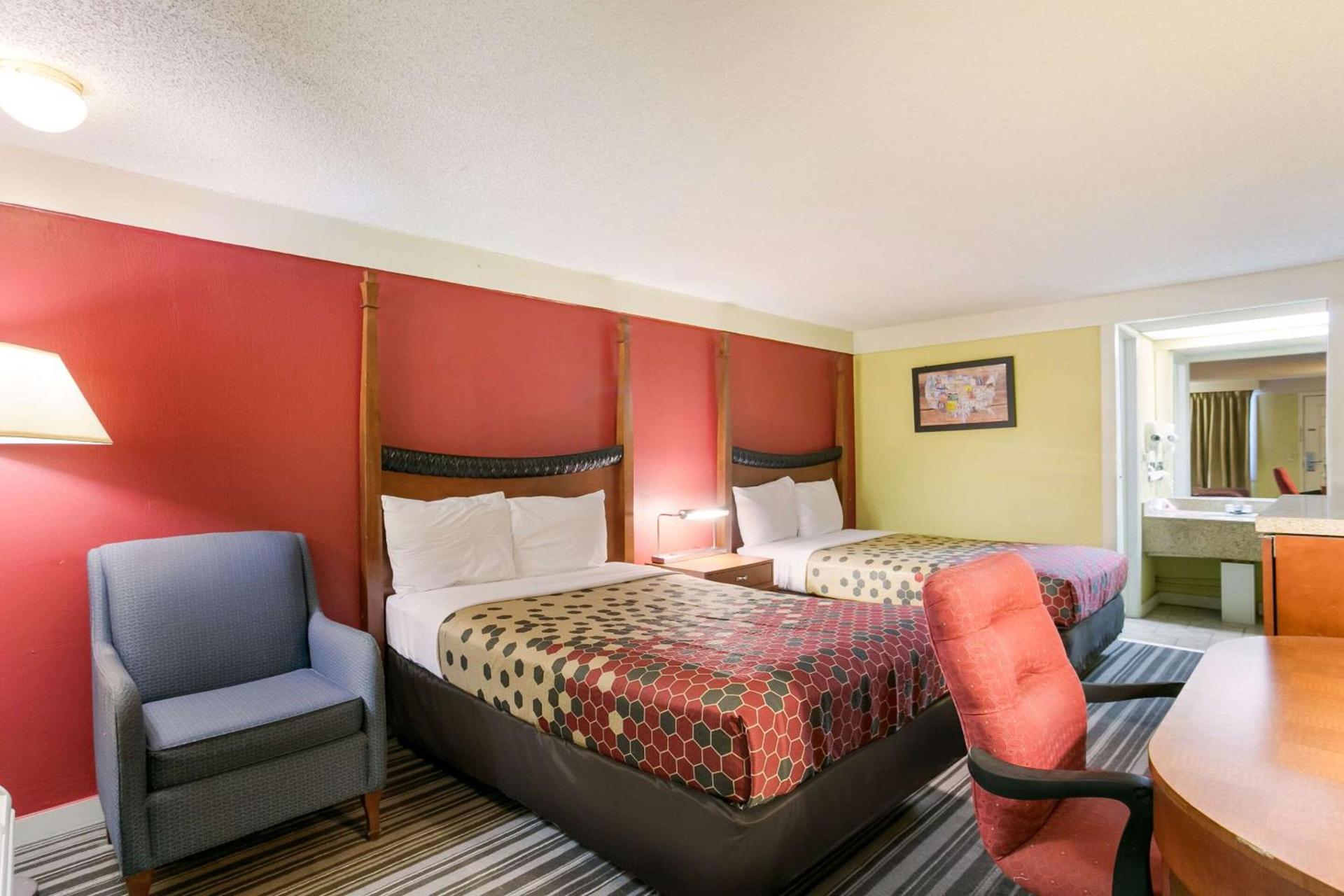 Econo Lodge Frederick I-70 photo 7