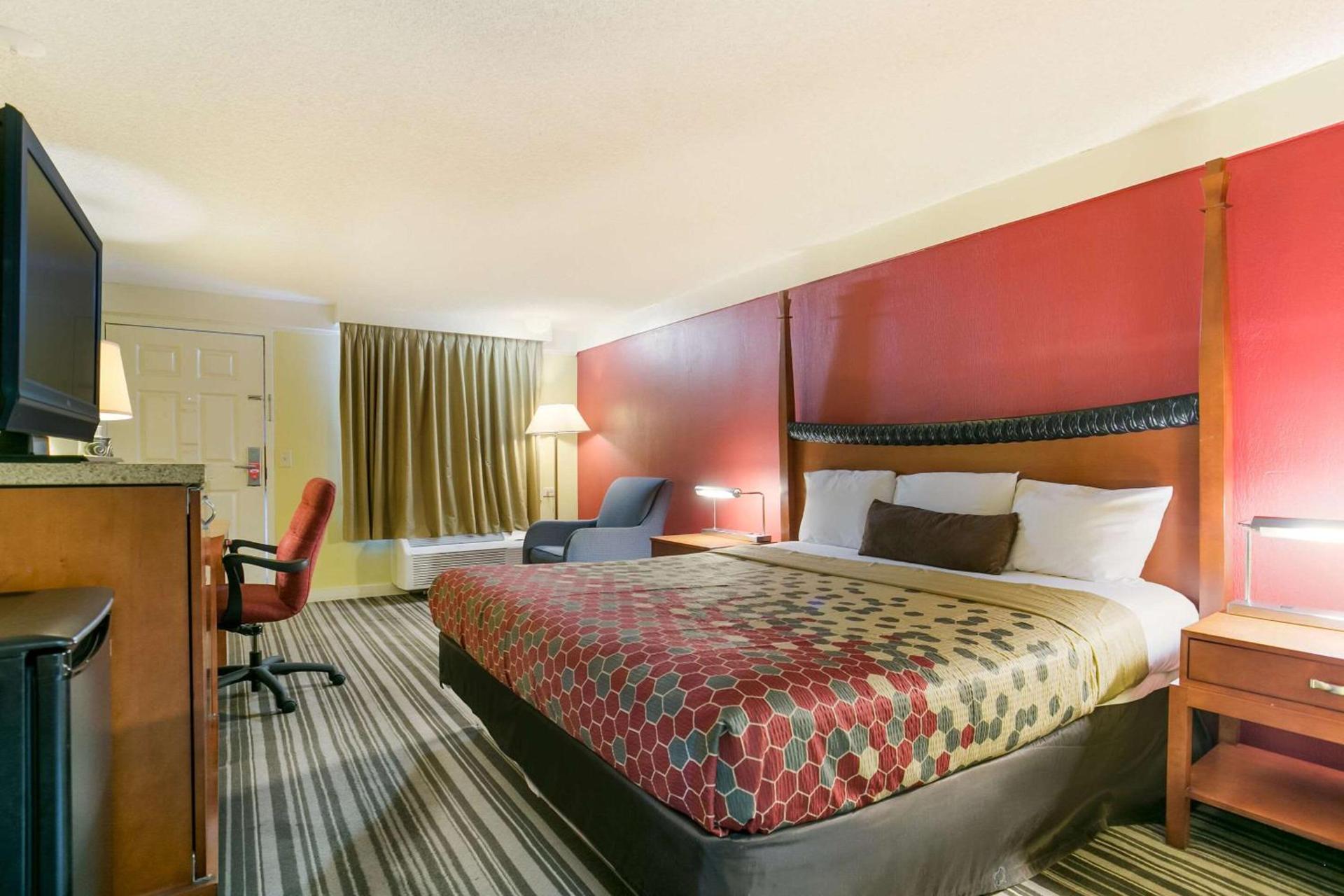 Econo Lodge Frederick I-70 photo 11