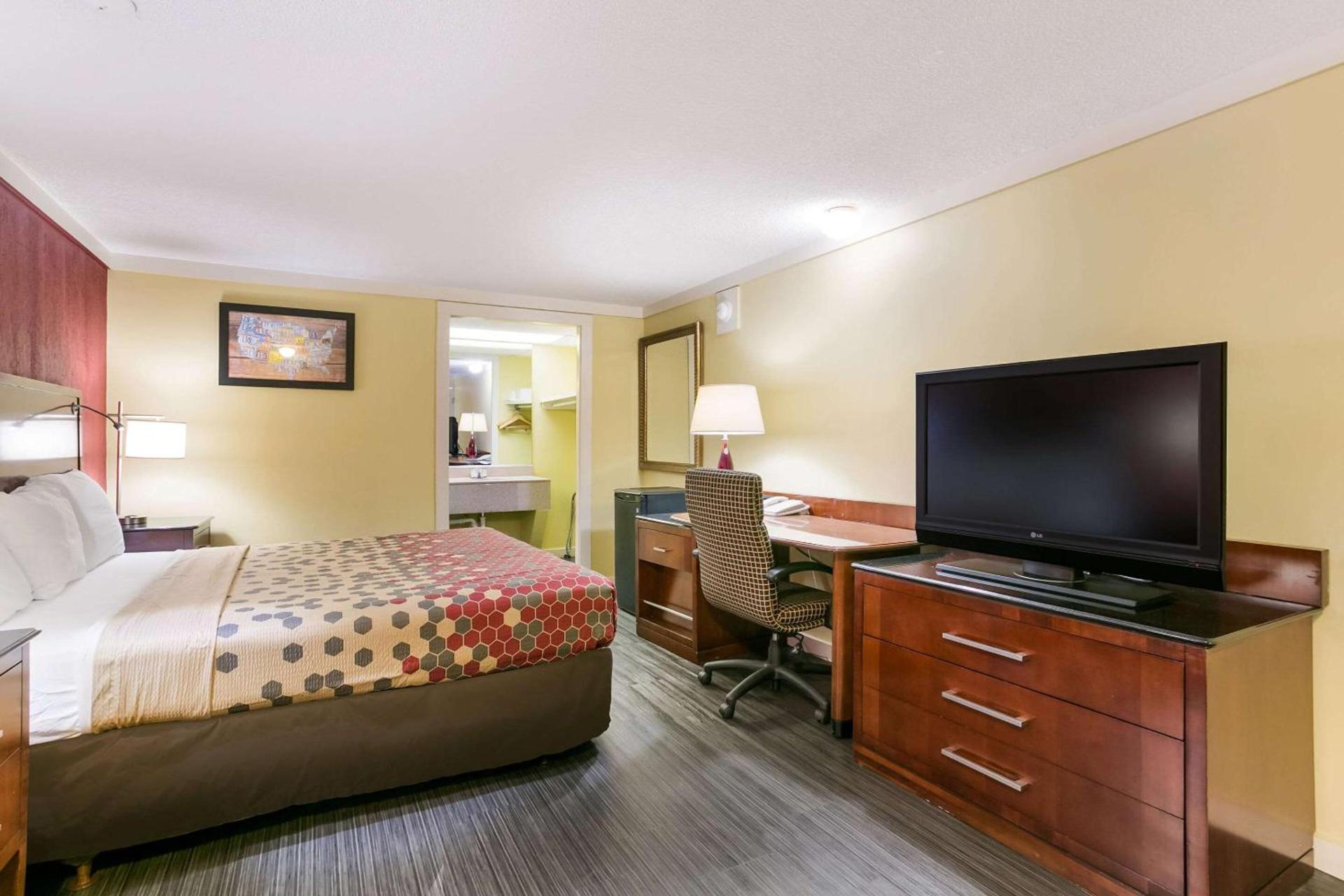 Econo Lodge Frederick I-70 photo 17