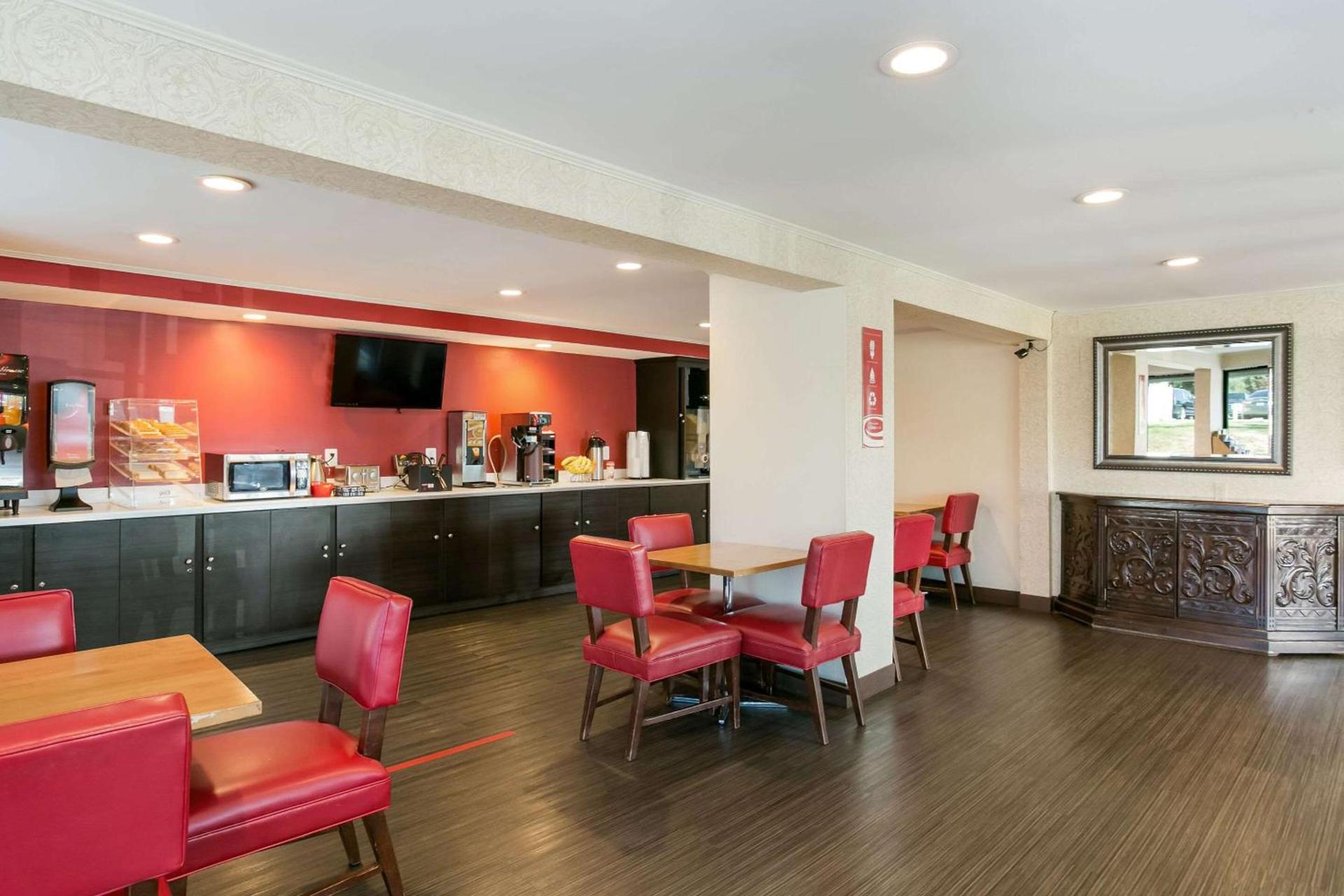 Econo Lodge Frederick I-70 photo 20