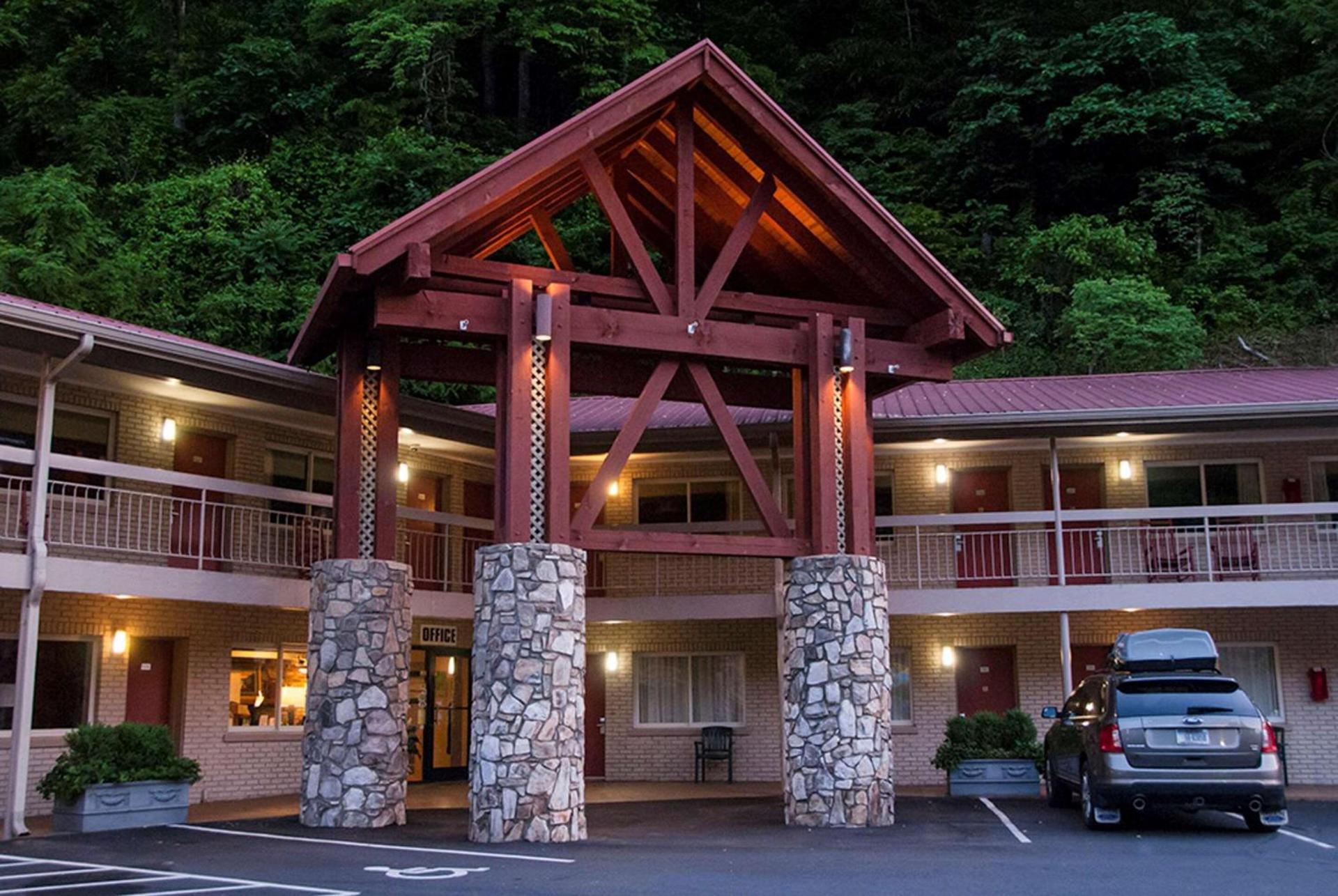 Econo Lodge Cherokee Near Island Park photo 3