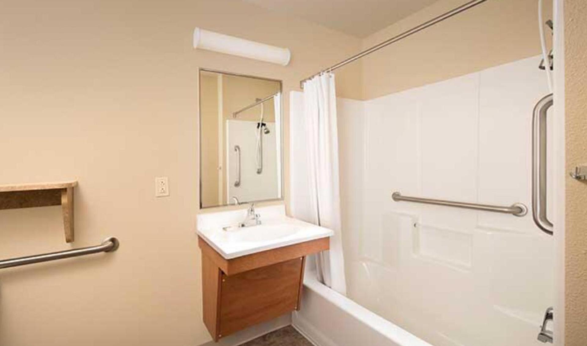 WoodSpring Suites Dallas Rockwall photo 34