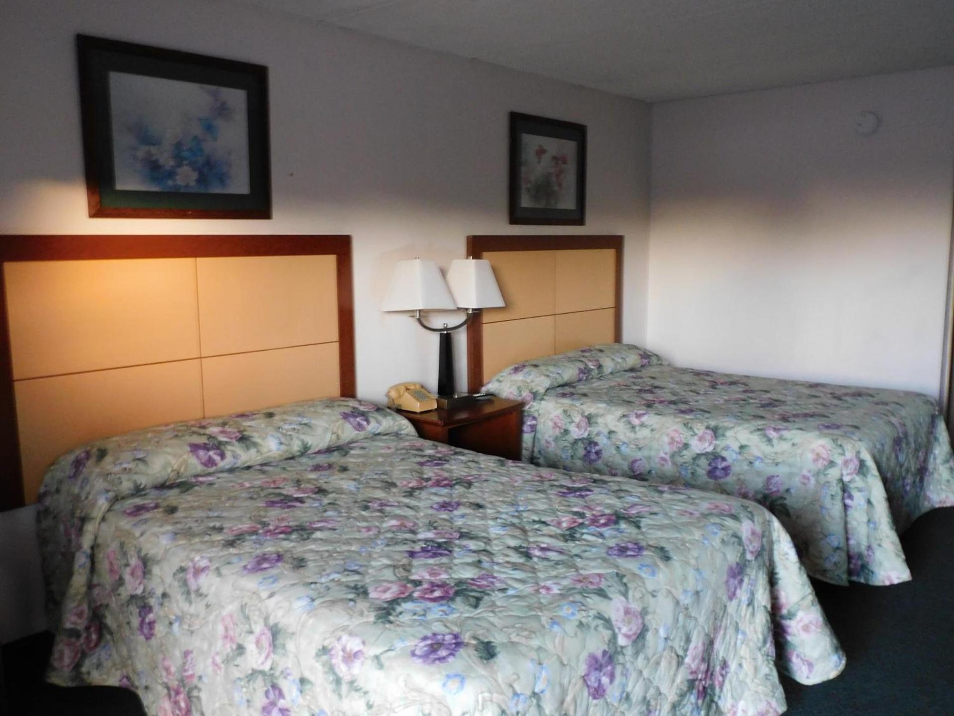 Camilla Inn & Suites photo 28