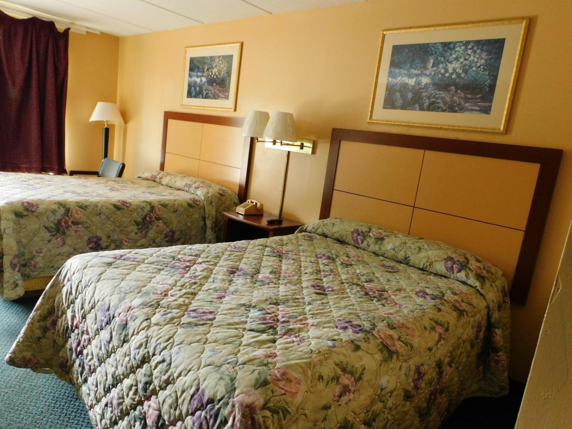 Camilla Inn & Suites photo 26