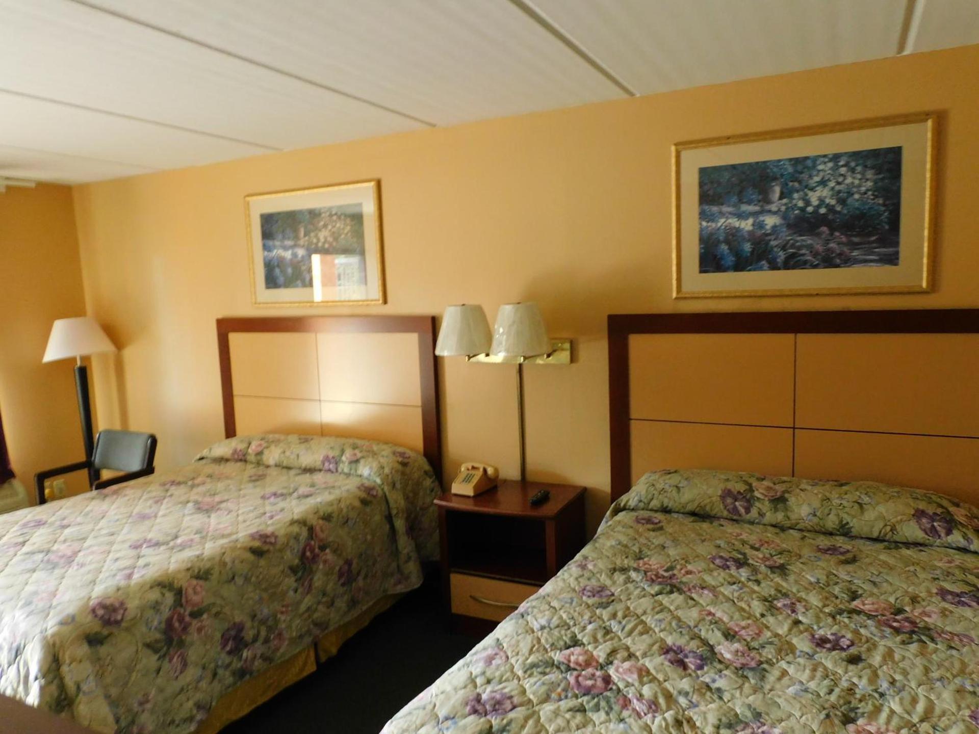 Camilla Inn & Suites photo 27