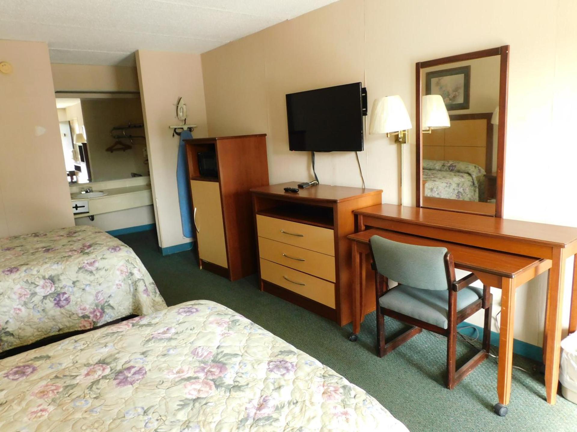 Camilla Inn & Suites photo 24