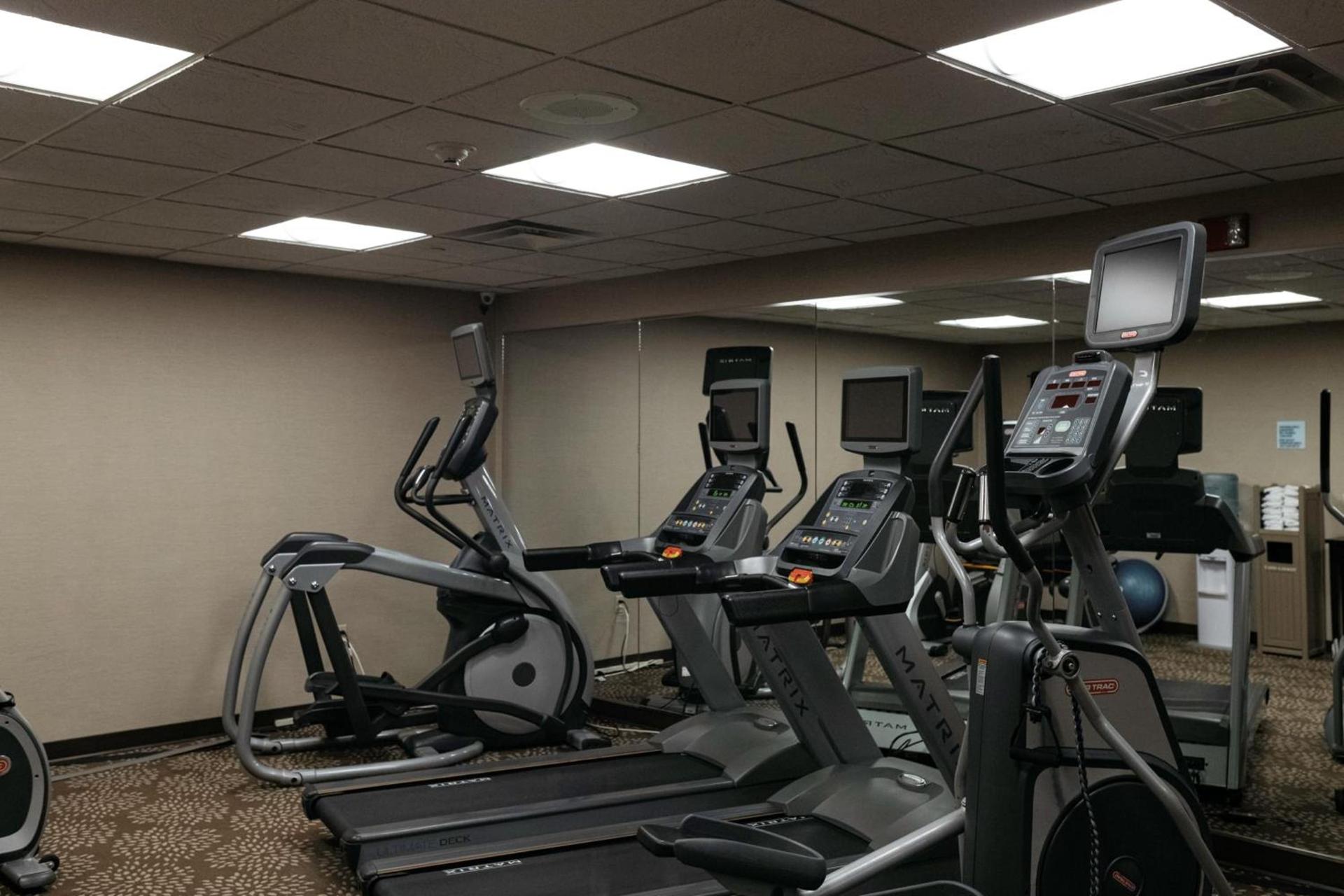Holiday Inn Express & Suites - Olathe North by IHG photo 10