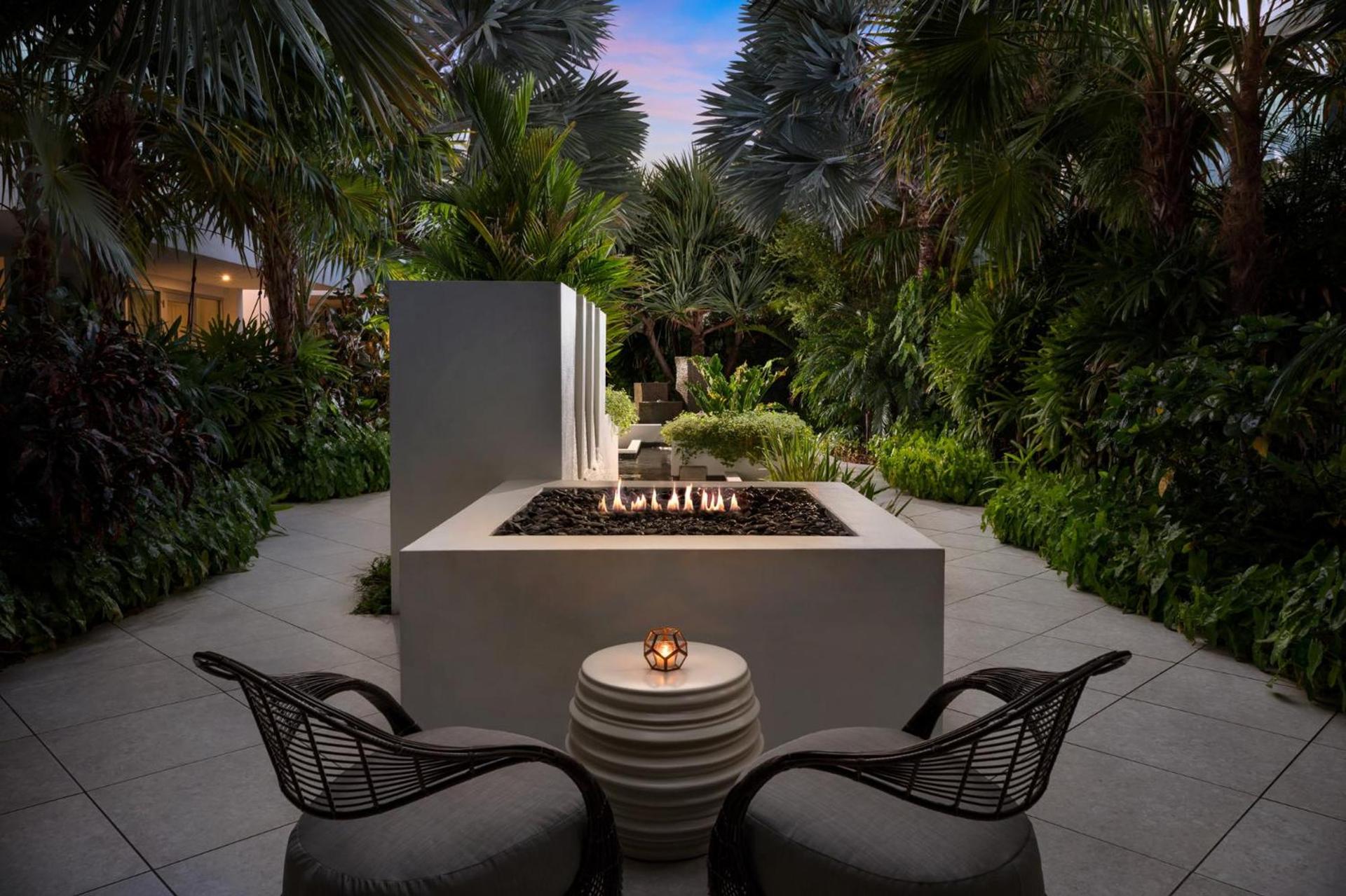 H2O Suites- Adults Only photo 11