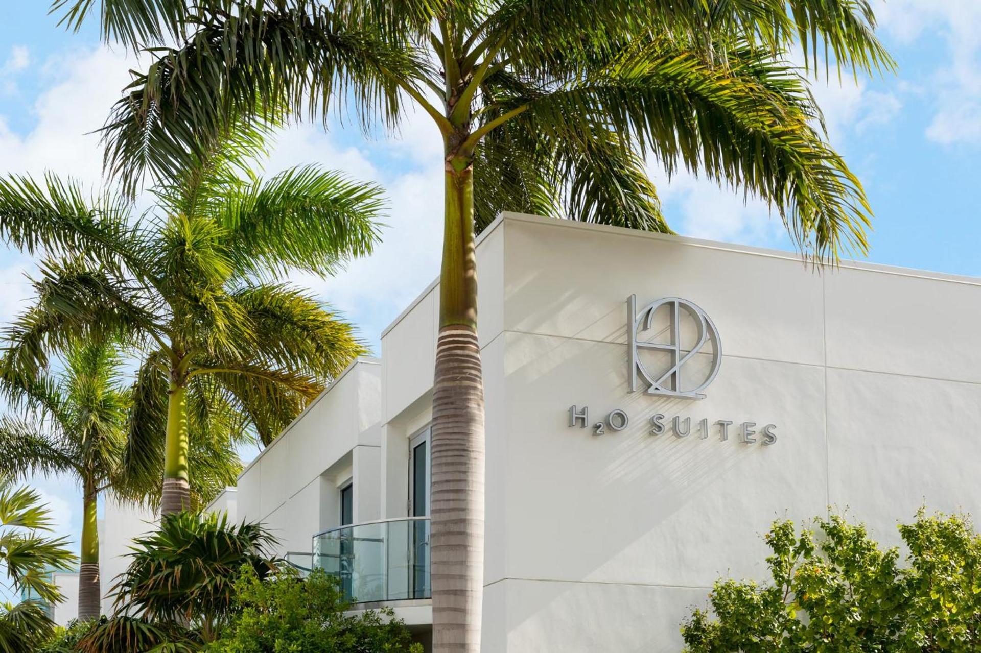 H2O Suites- Adults Only photo 1