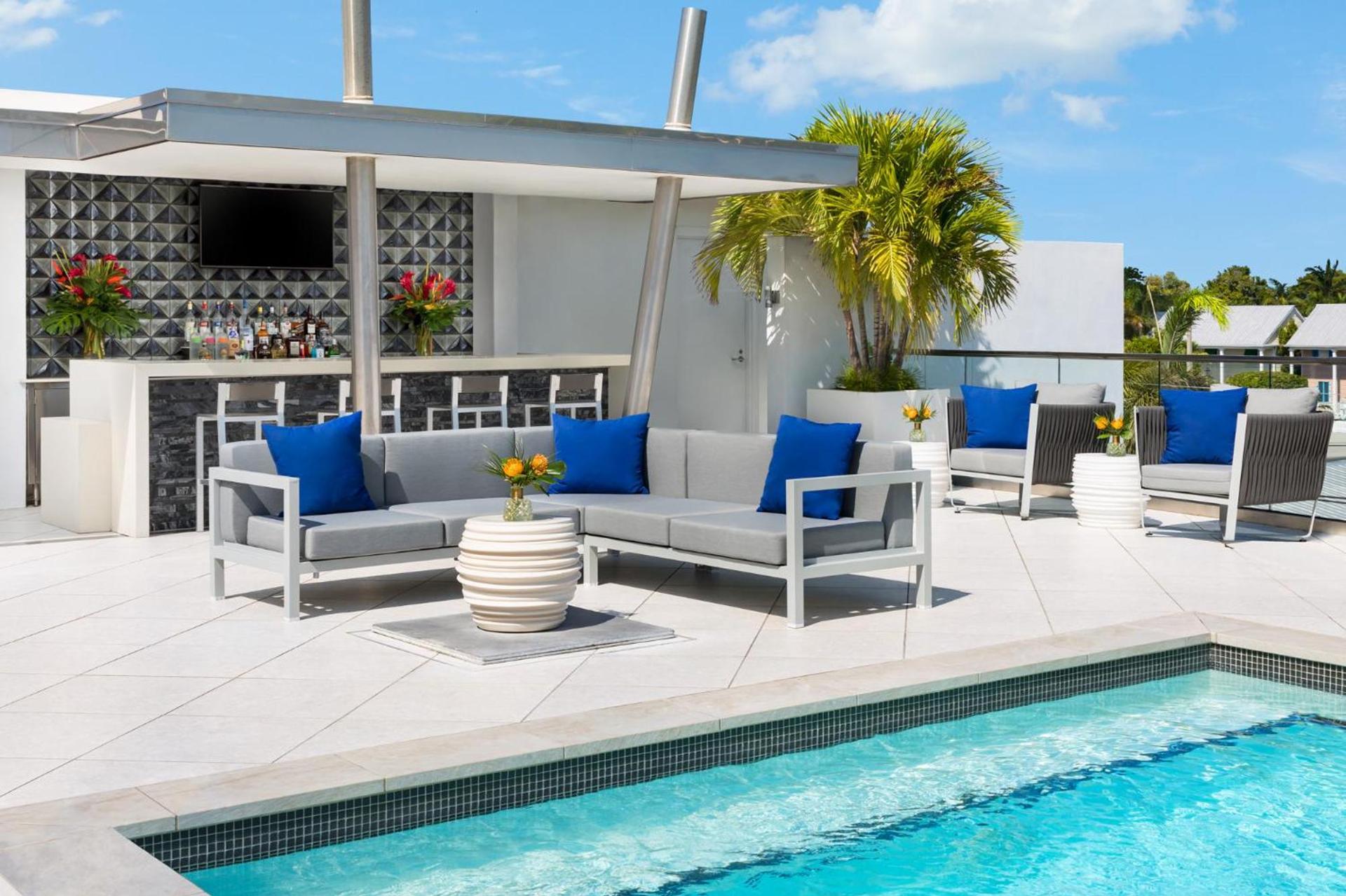 H2O Suites- Adults Only photo 2