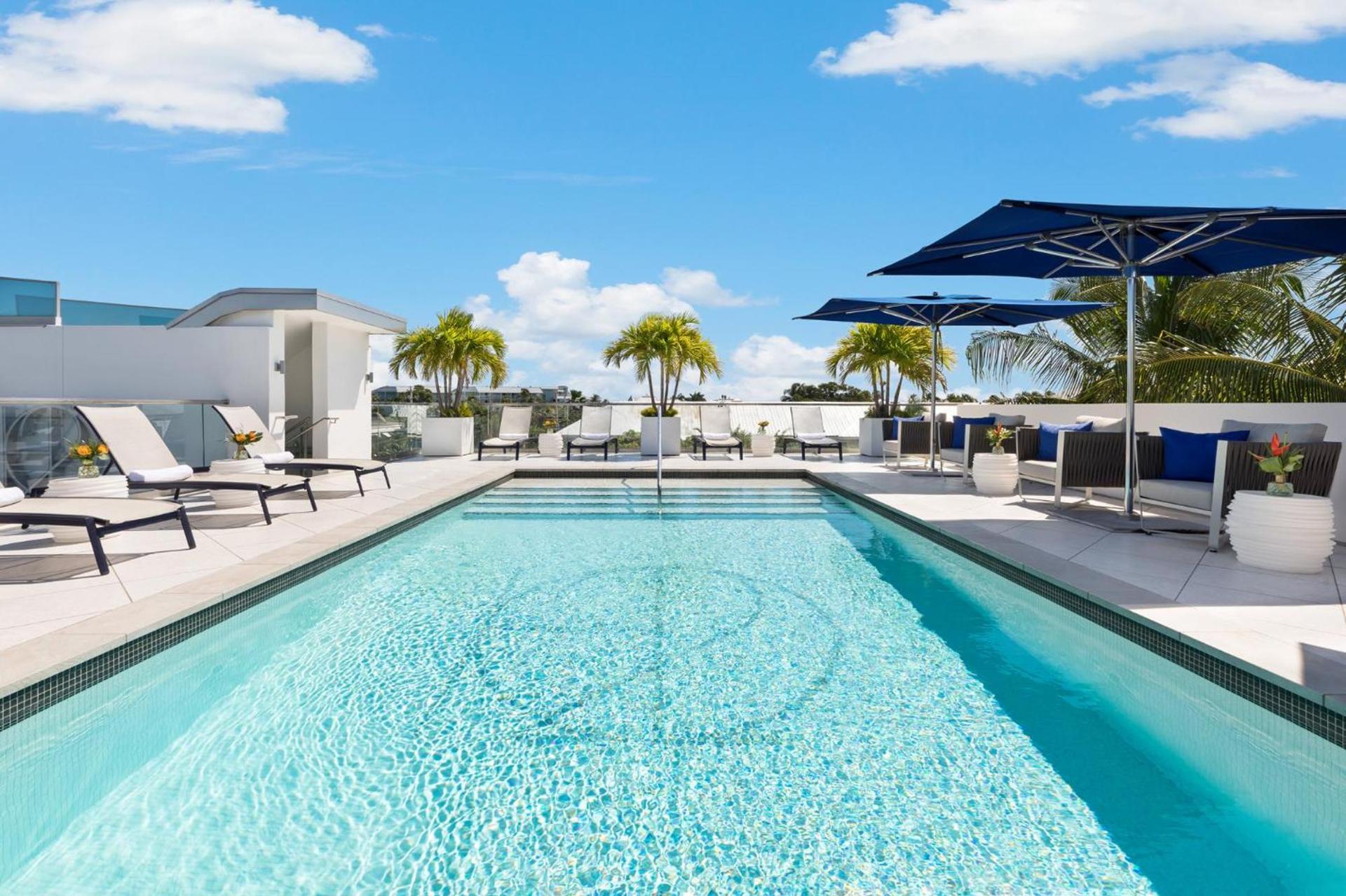 H2O Suites- Adults Only photo 3