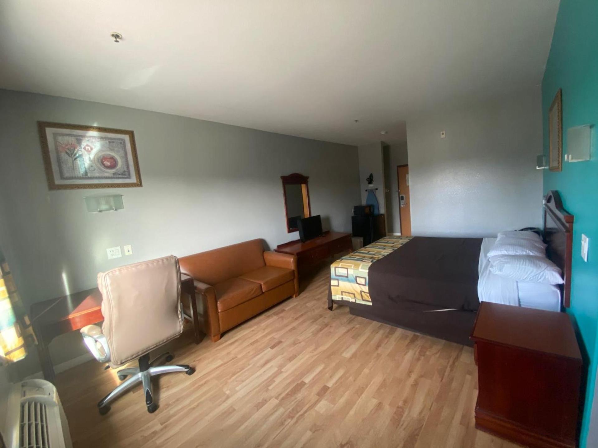 Tropicana Inn and Suites photo 33