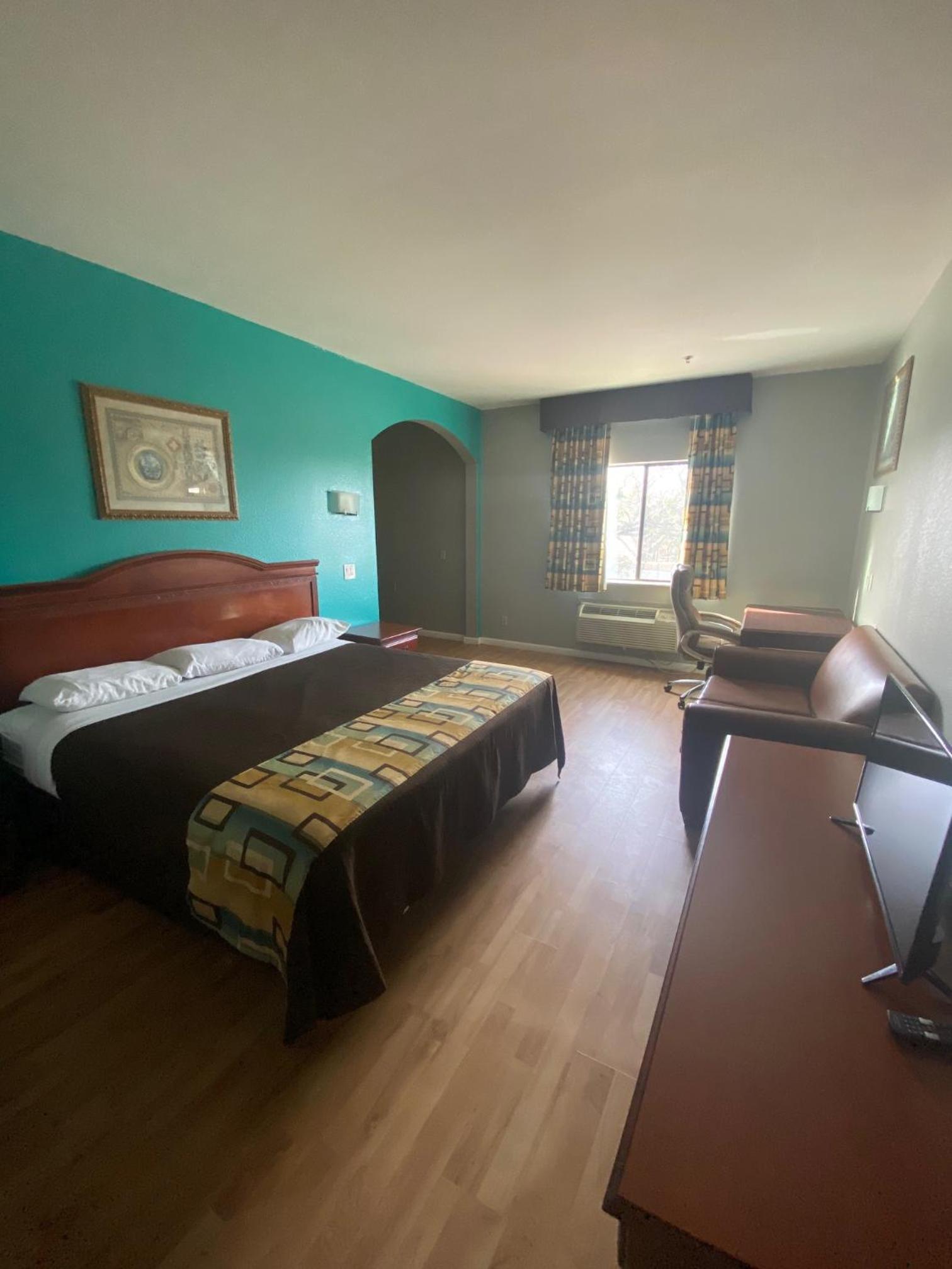Tropicana Inn and Suites photo 31