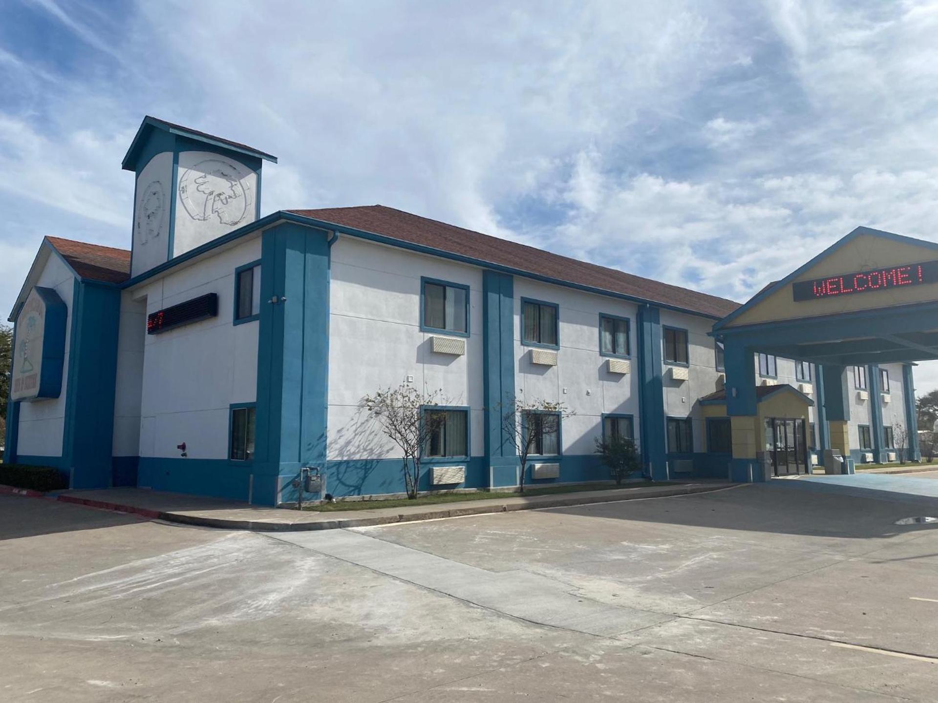 Tropicana Inn and Suites photo 8