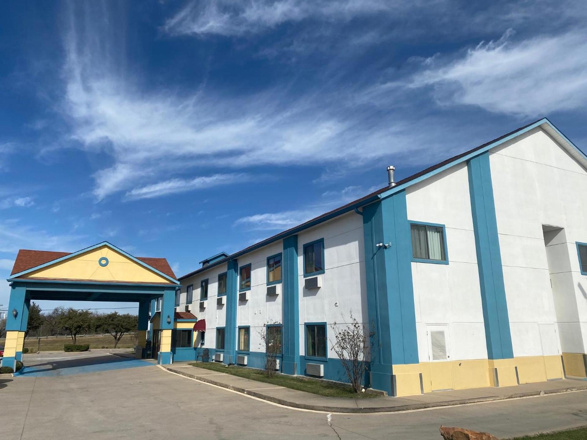 Tropicana Inn and Suites photo 12