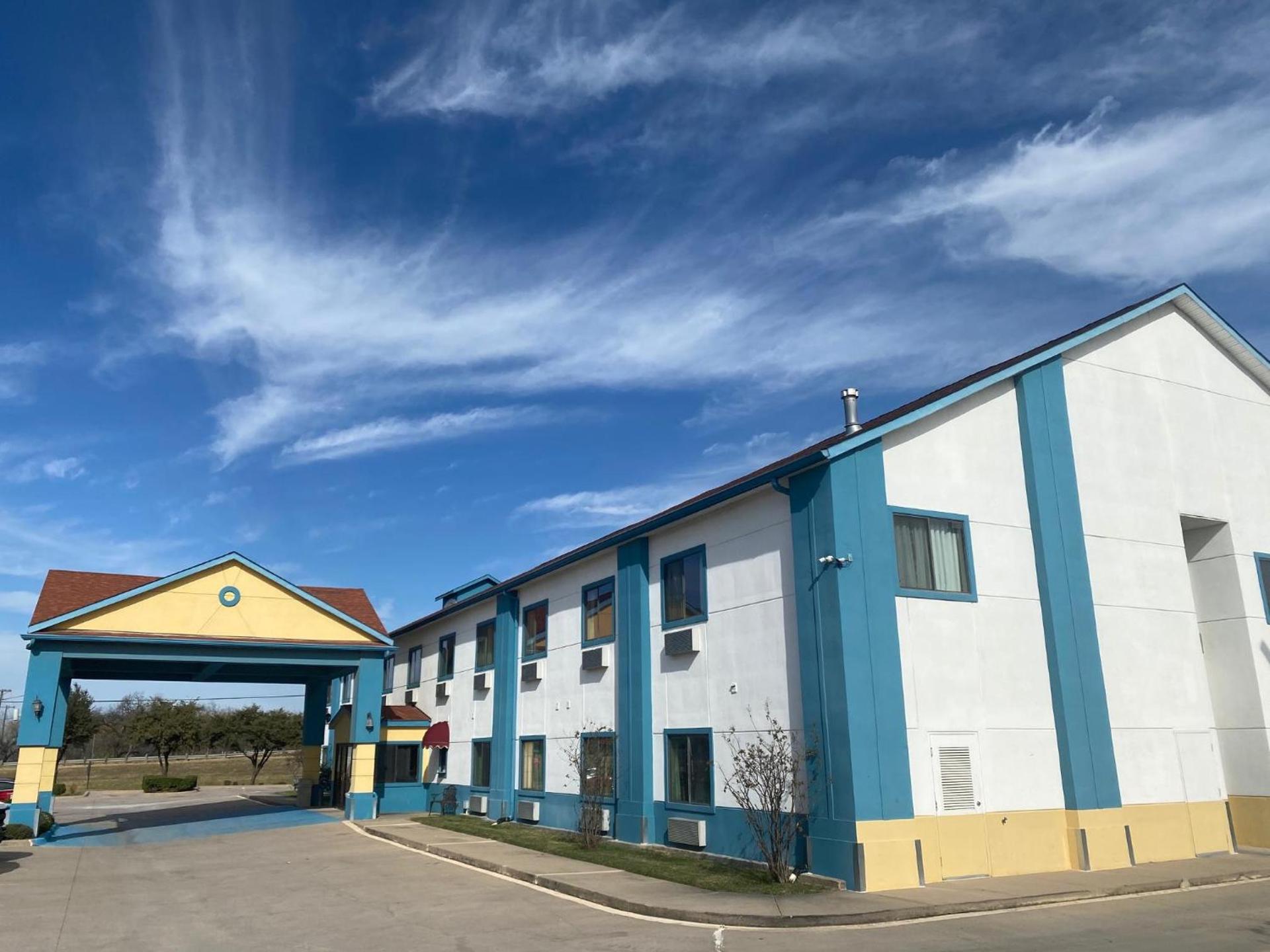 Tropicana Inn and Suites photo 13
