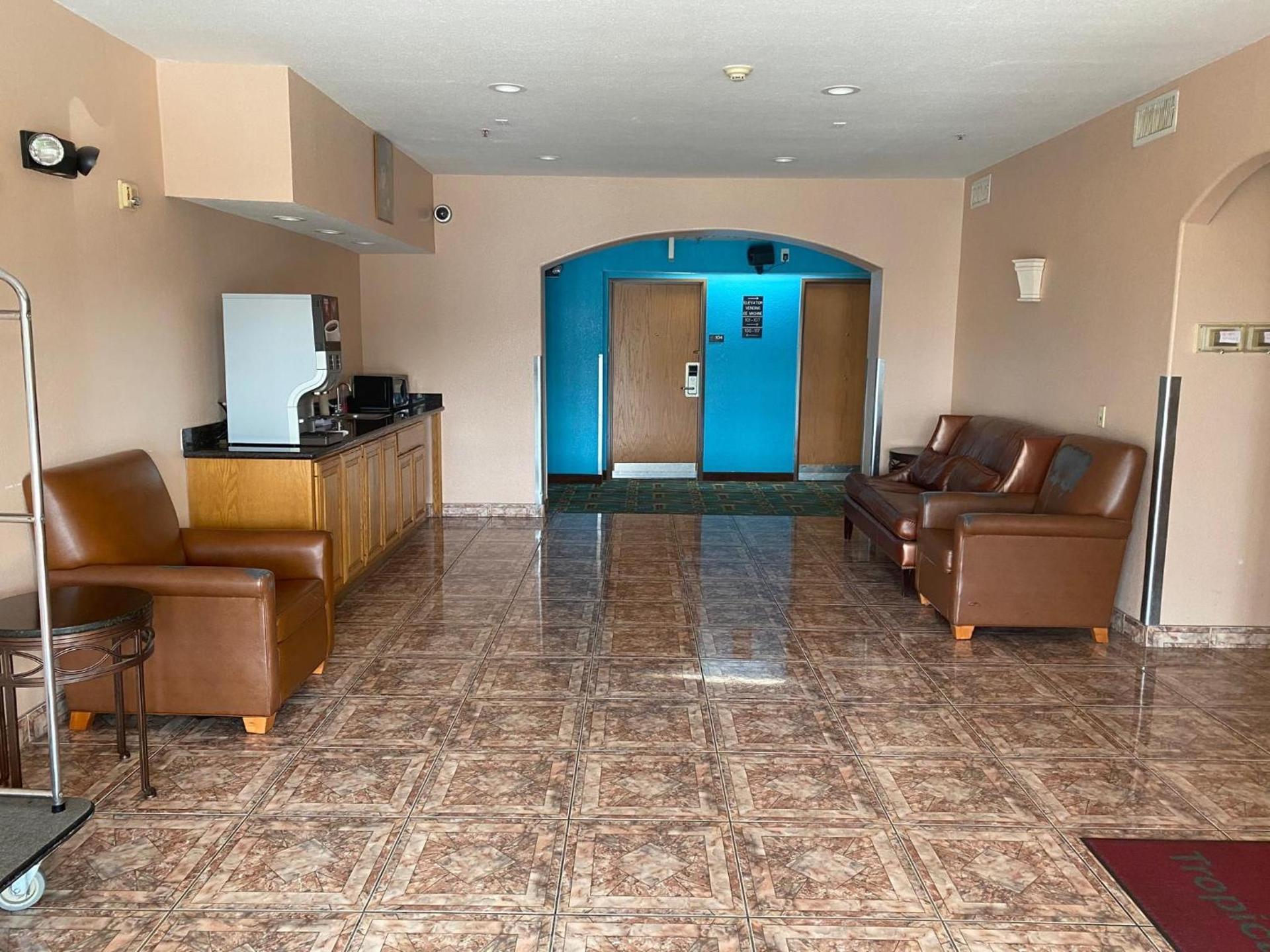 Tropicana Inn and Suites photo 14