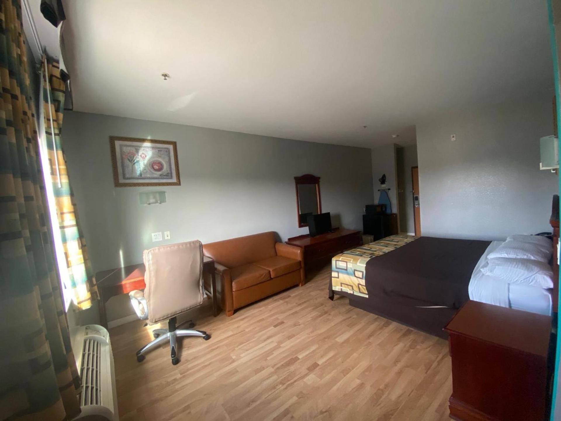 Tropicana Inn and Suites photo 19