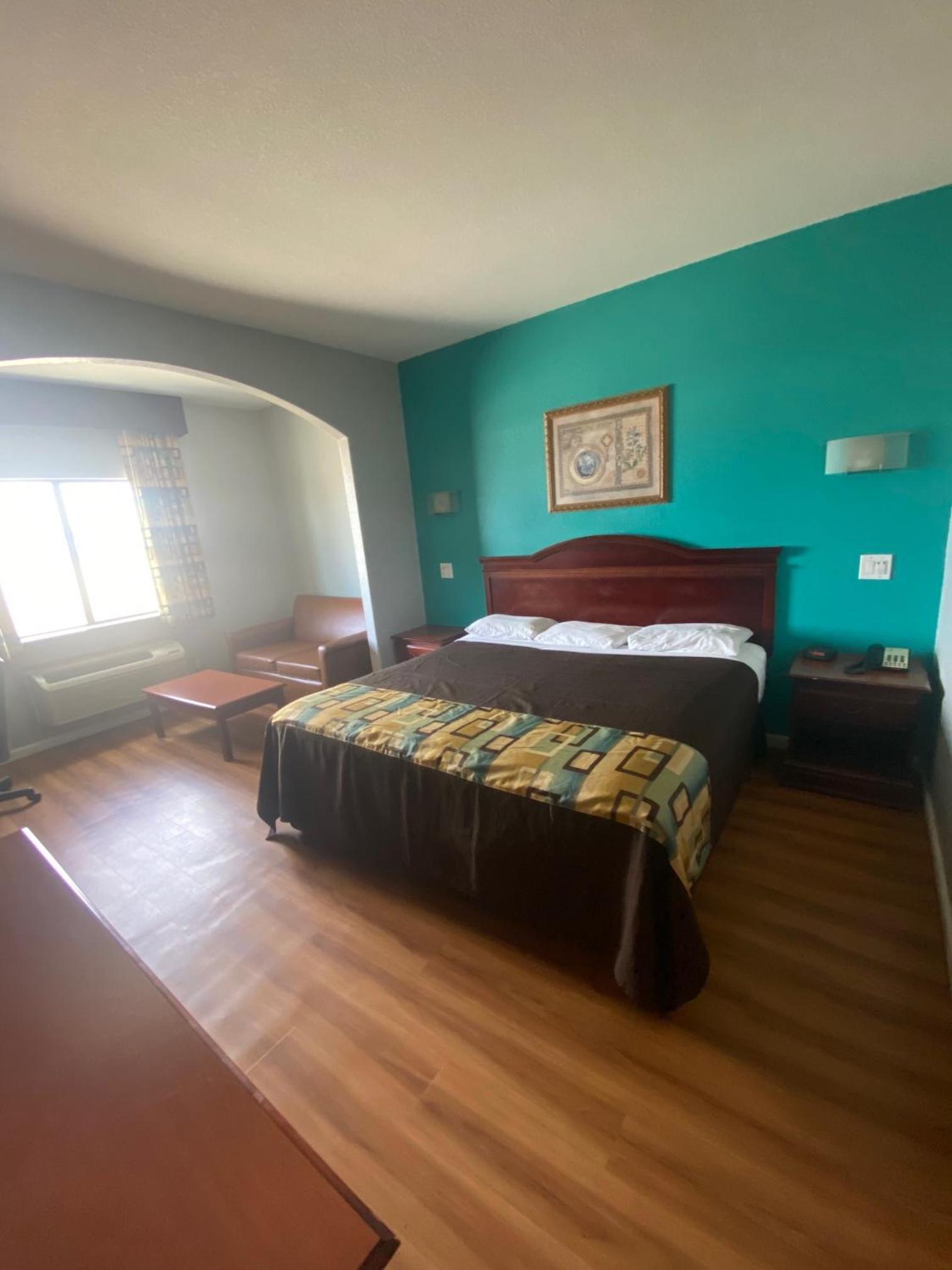 Tropicana Inn and Suites photo 6