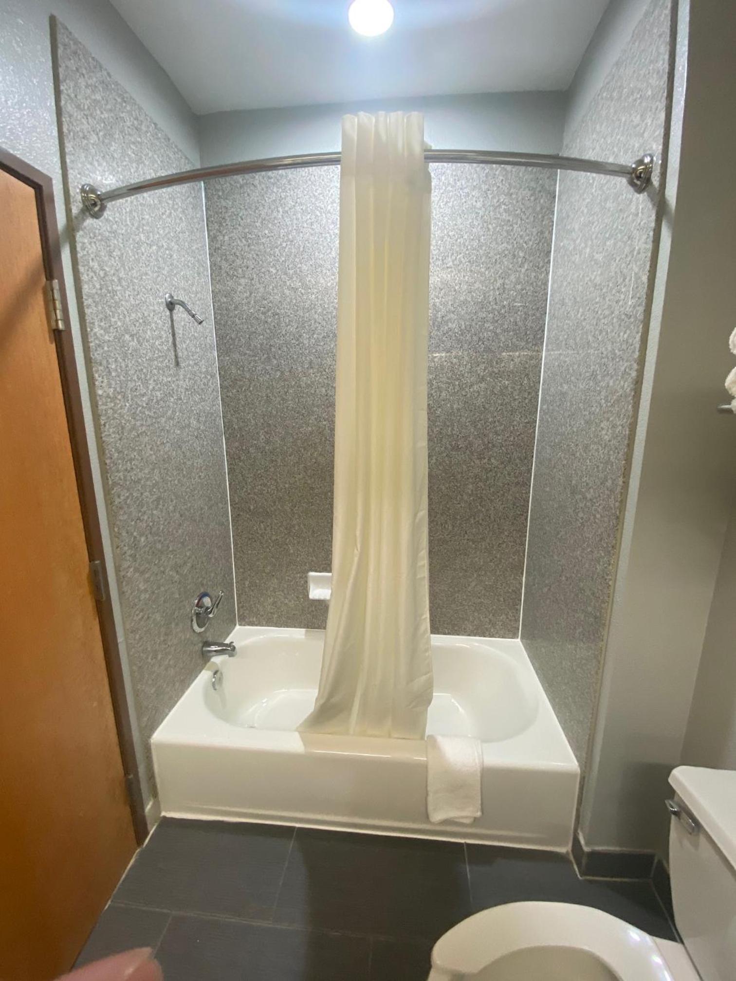 Tropicana Inn and Suites photo 5