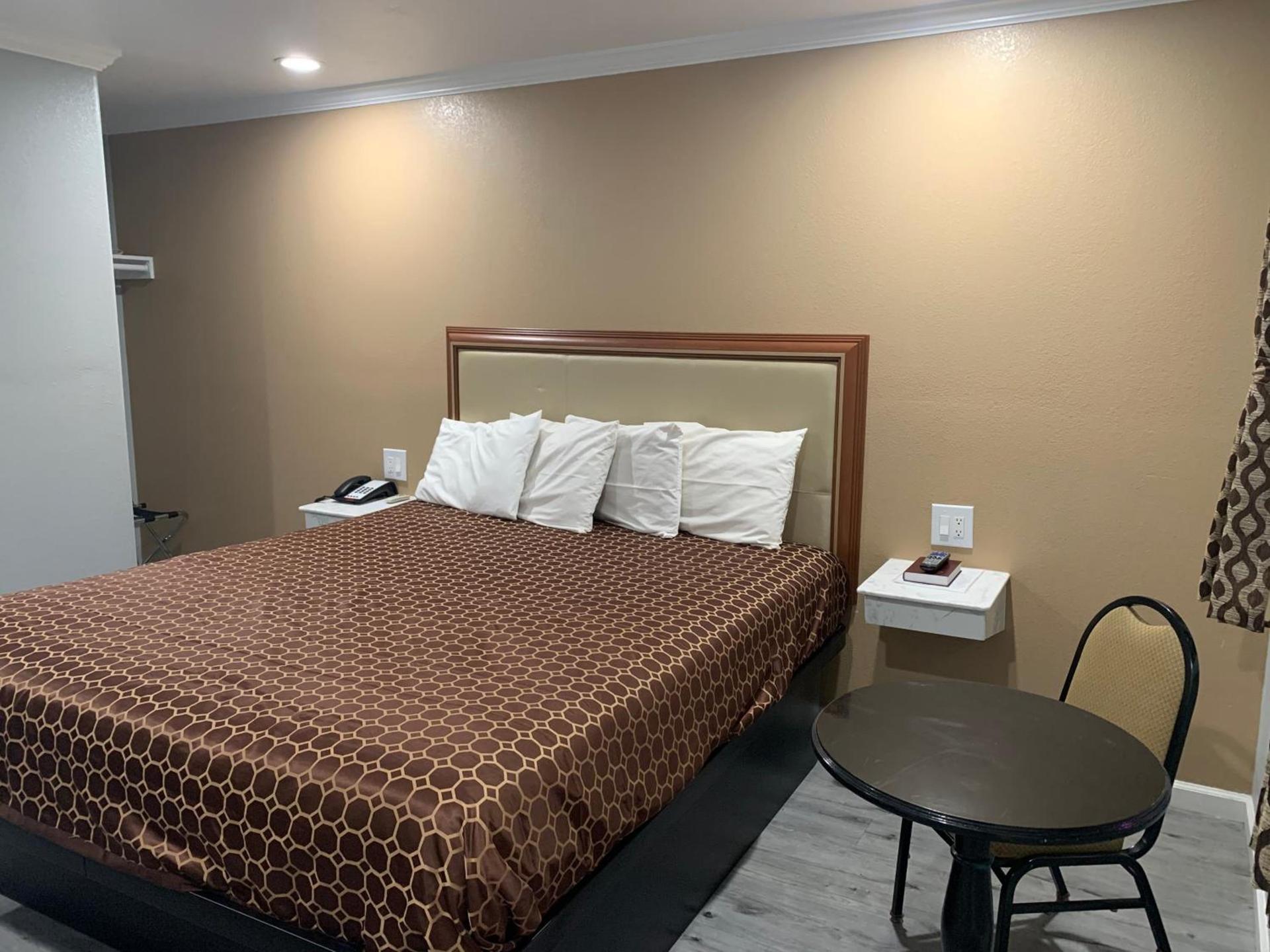 Colusa Motel photo 18