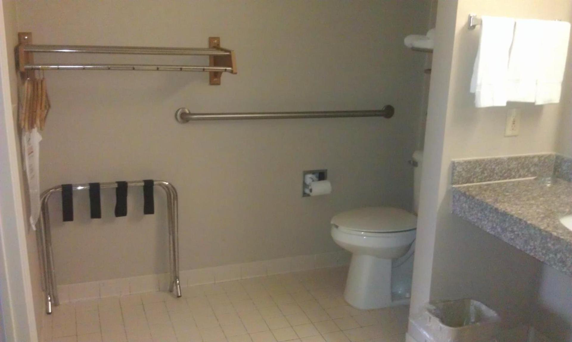 GuestHouse Inn Dothan photo 24