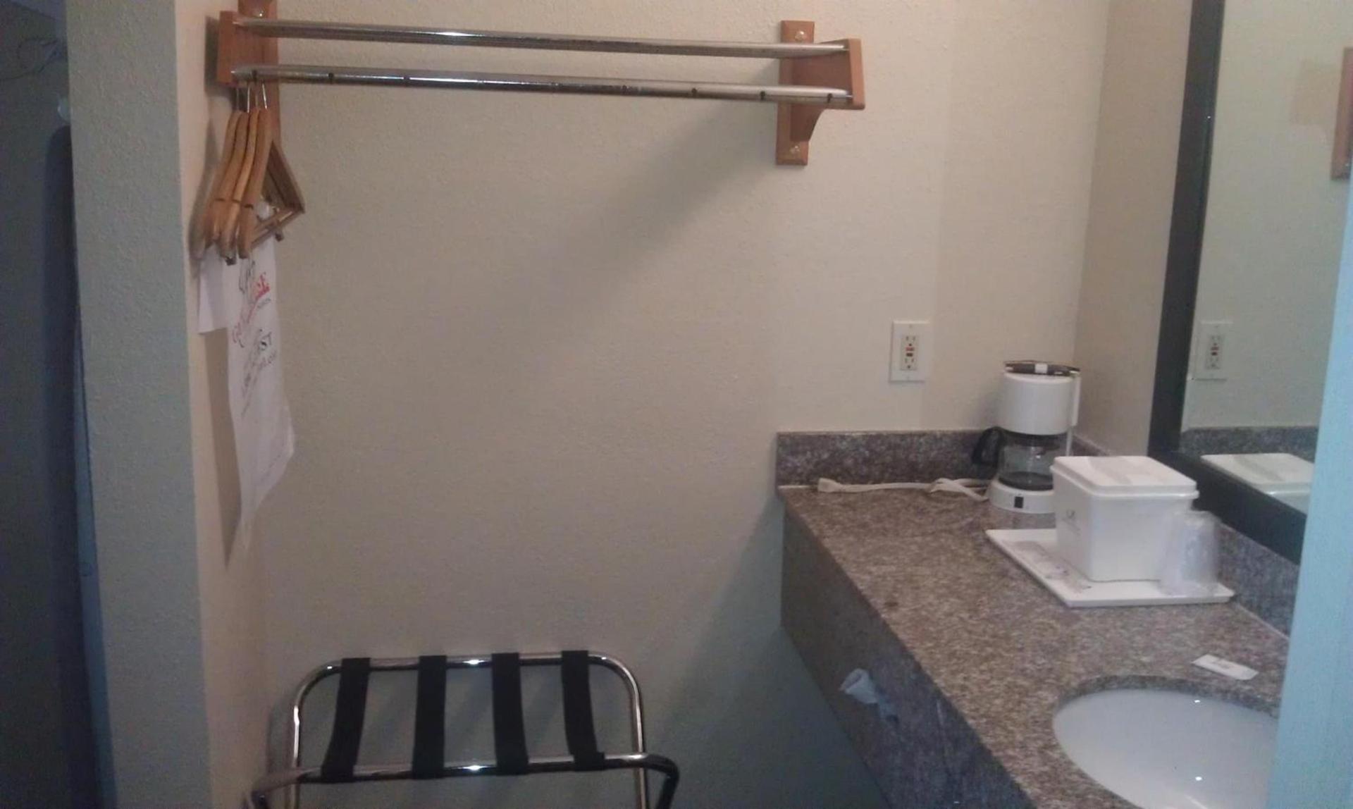 GuestHouse Inn Dothan photo 30
