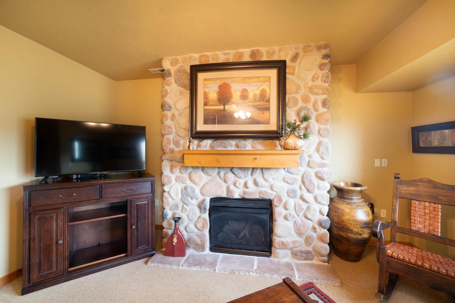 Cabins at Grand Mountain photo 45