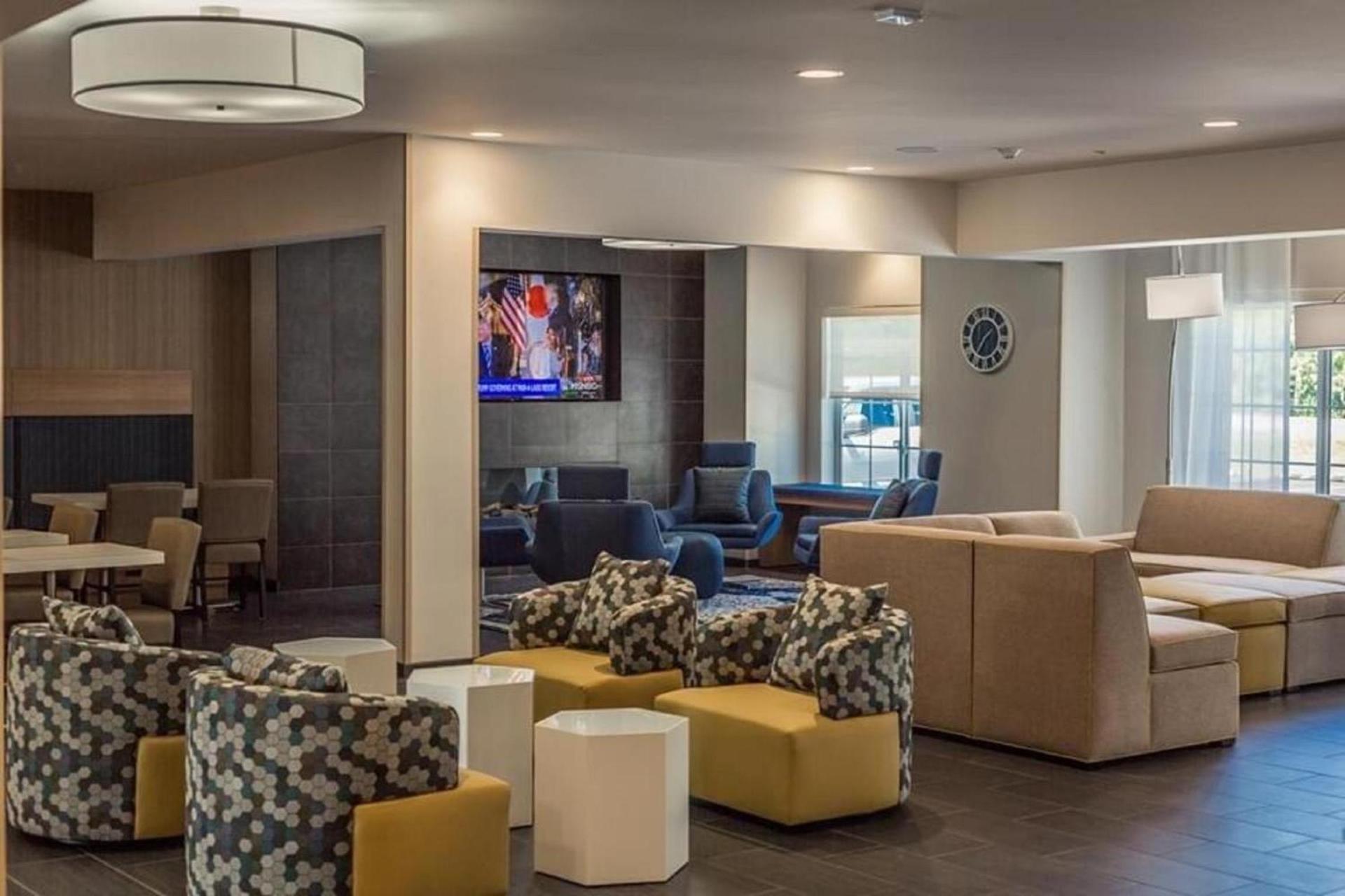 Microtel Inn & Suites by Wyndham Amsterdam NY photo 70