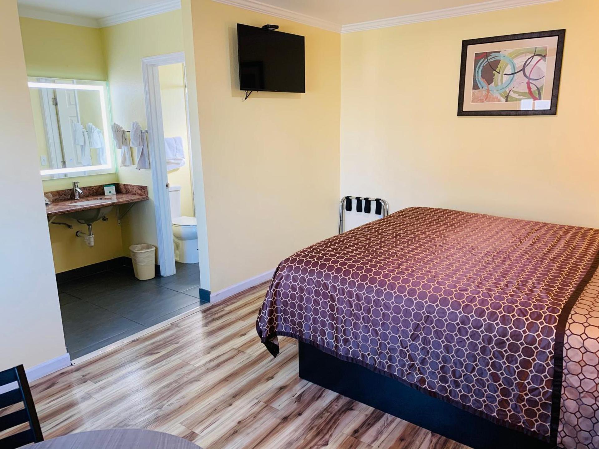 Central Coast Inn photo 35