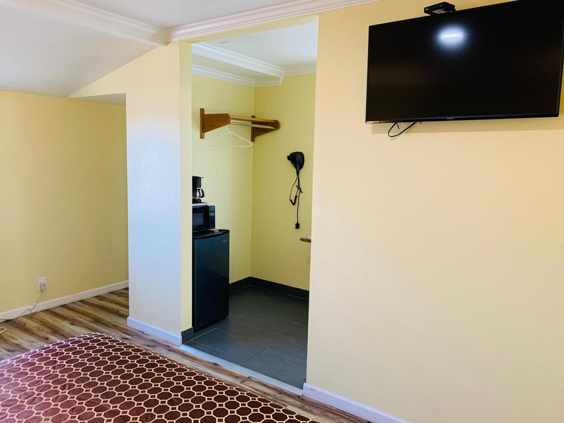Central Coast Inn photo 36