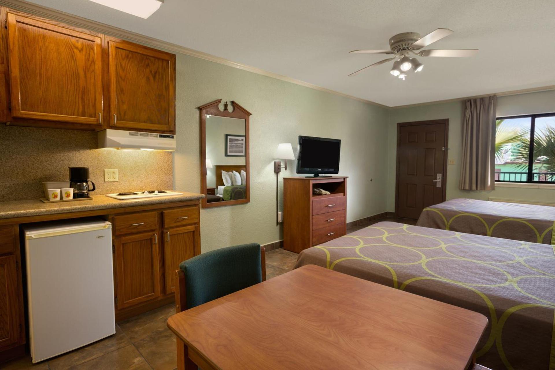 Super 8 by Wyndham South Padre Island photo 39