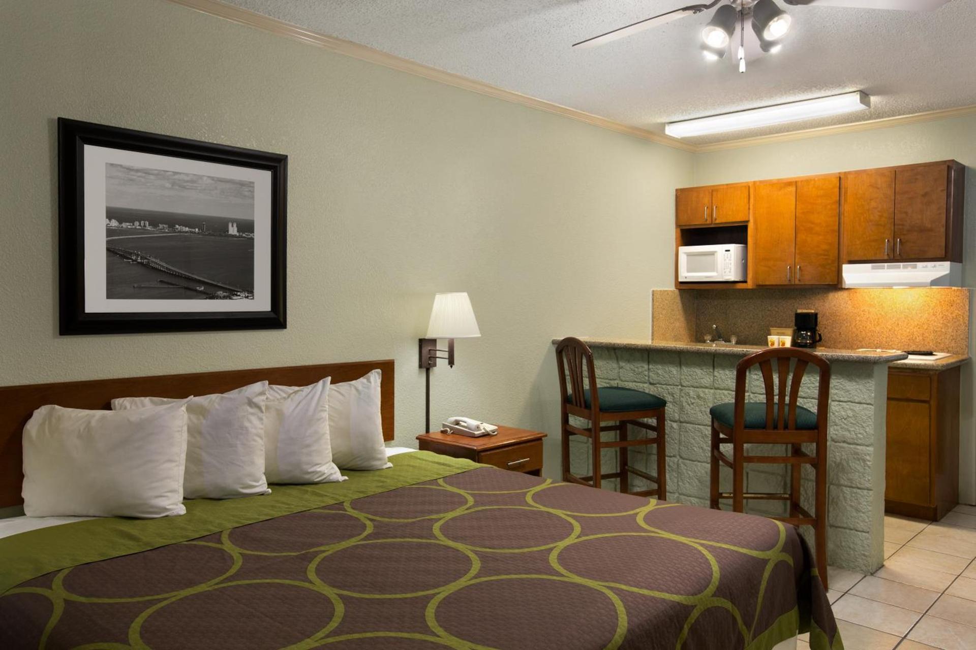 Super 8 by Wyndham South Padre Island photo 40