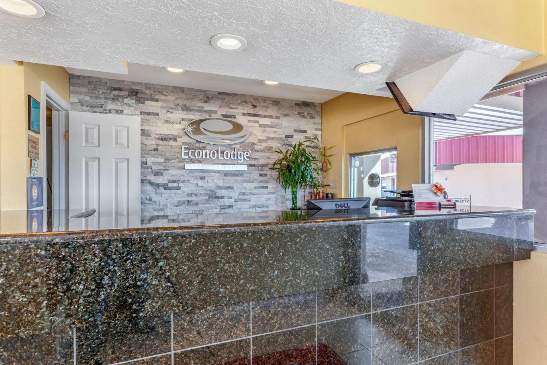 Econo Lodge Clovis photo 6