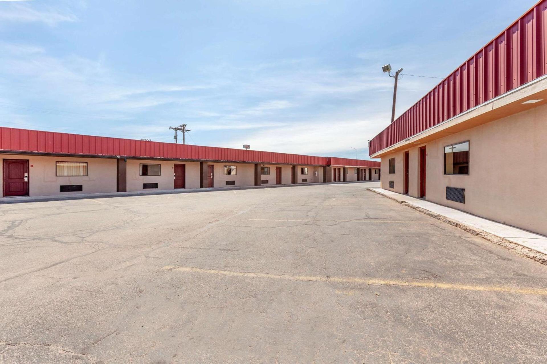 Econo Lodge Clovis photo 7