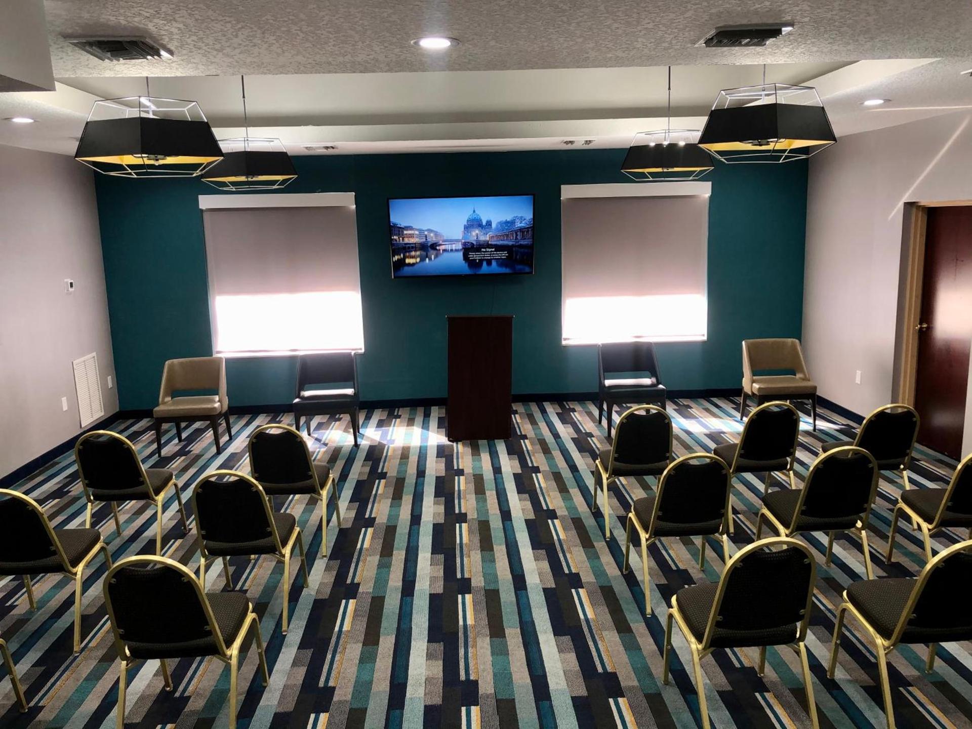 La Quinta by Wyndham Tampa Central photo 8