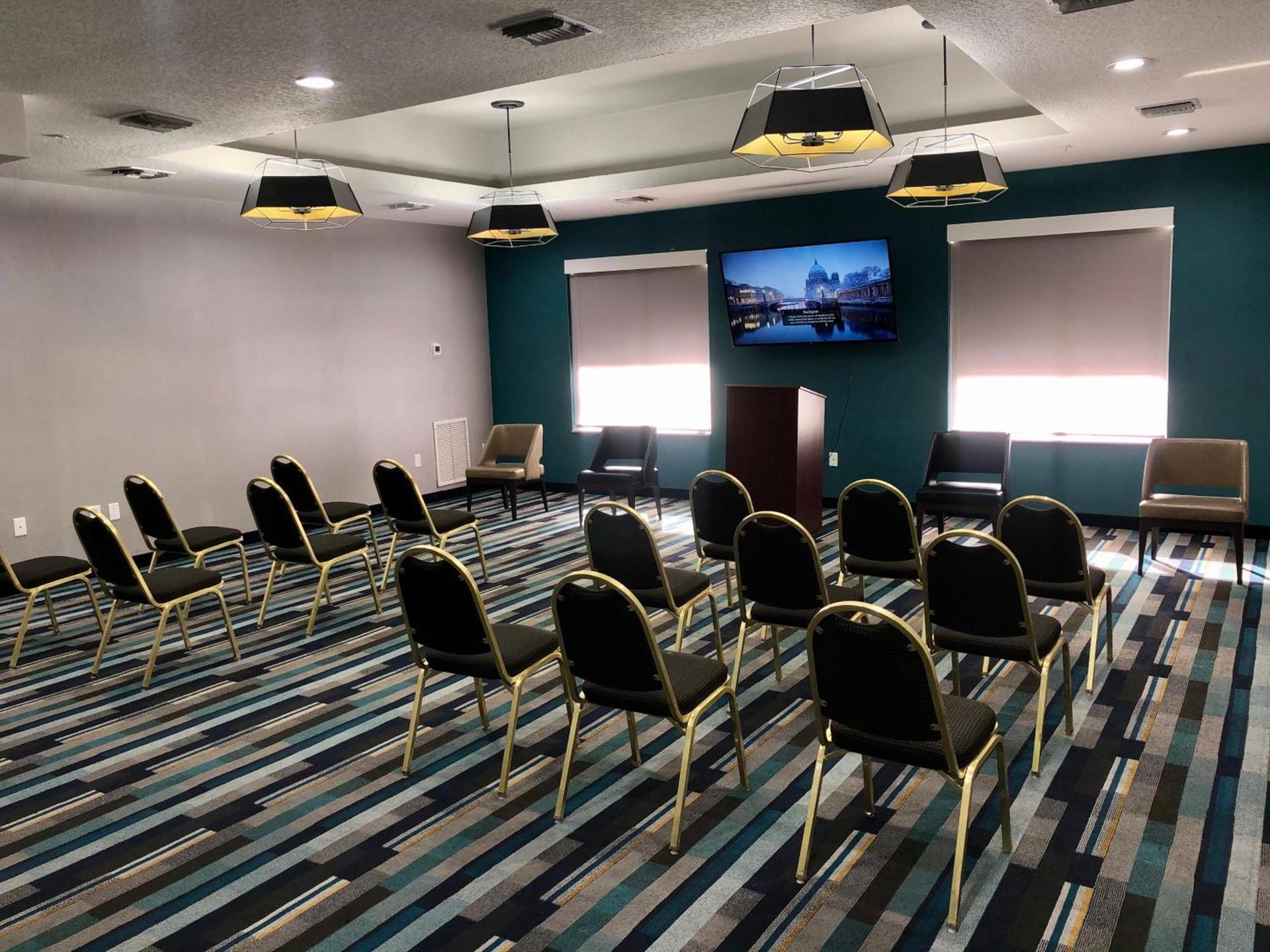 La Quinta by Wyndham Tampa Central photo 9