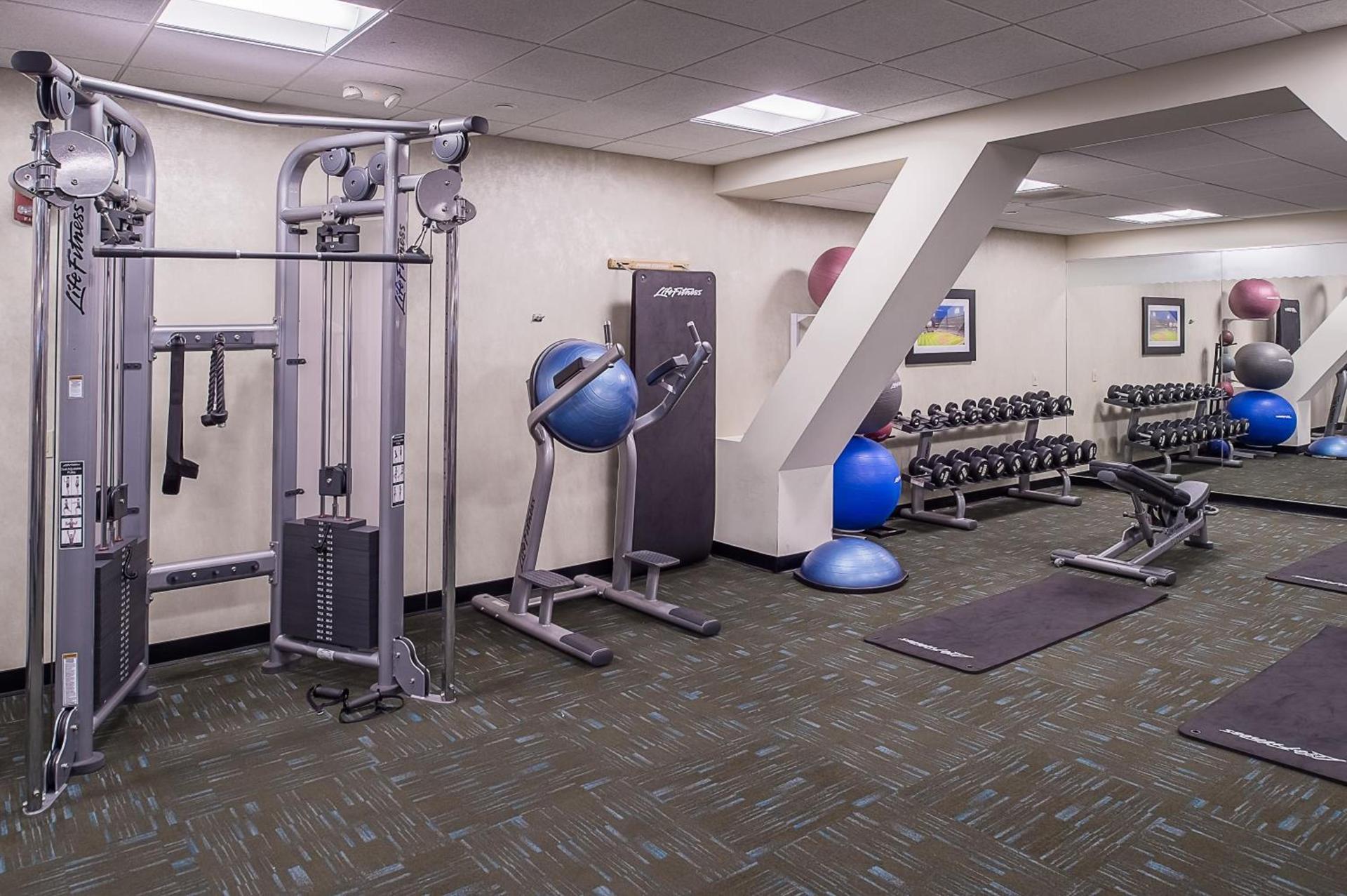 Crowne Plaza Hotel St. Louis Airport by IHG photo 14