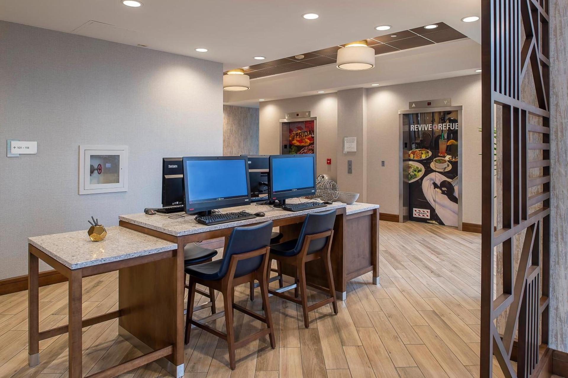 Crowne Plaza Hotel St. Louis Airport by IHG photo 8