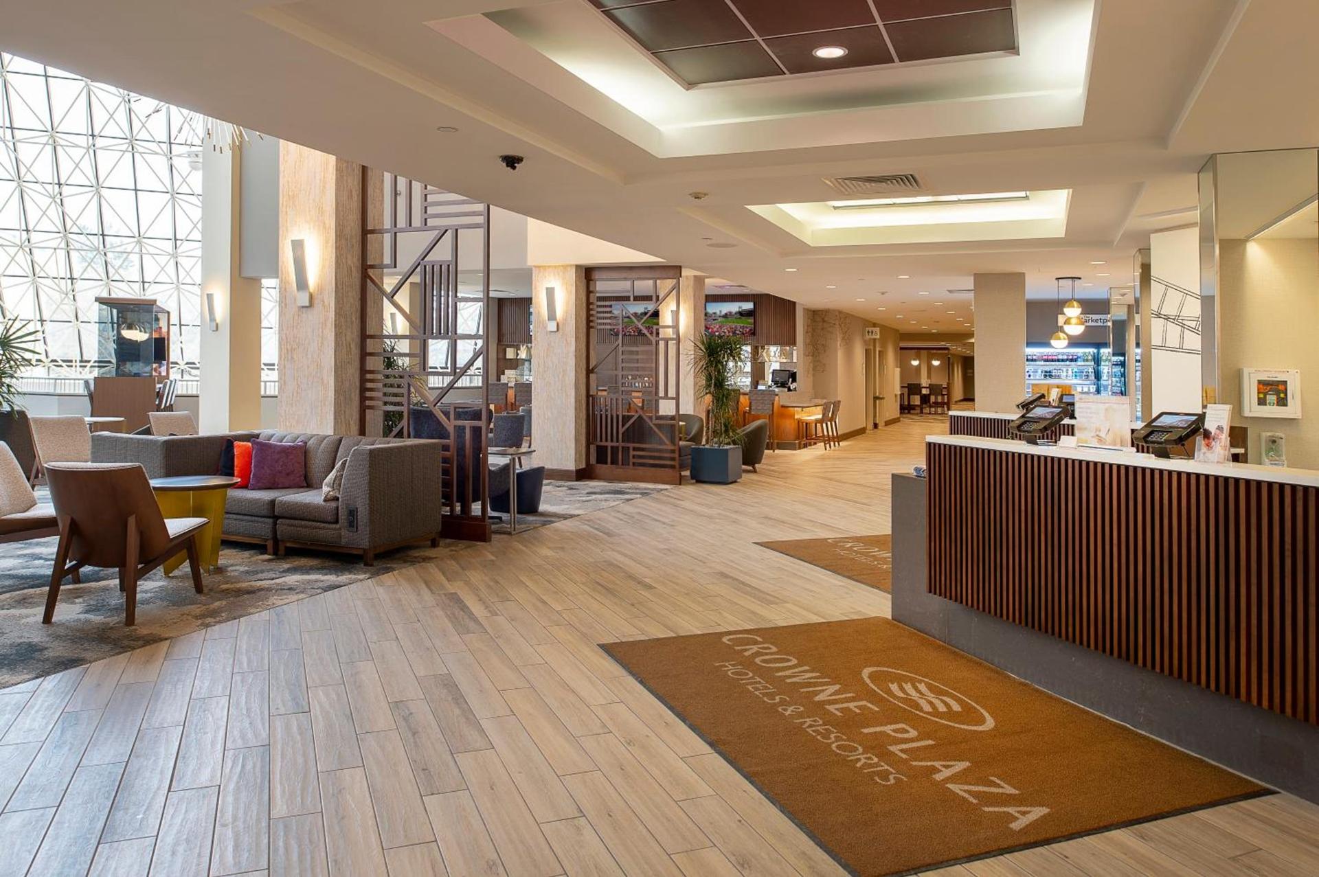 Crowne Plaza Hotel St. Louis Airport by IHG photo 7
