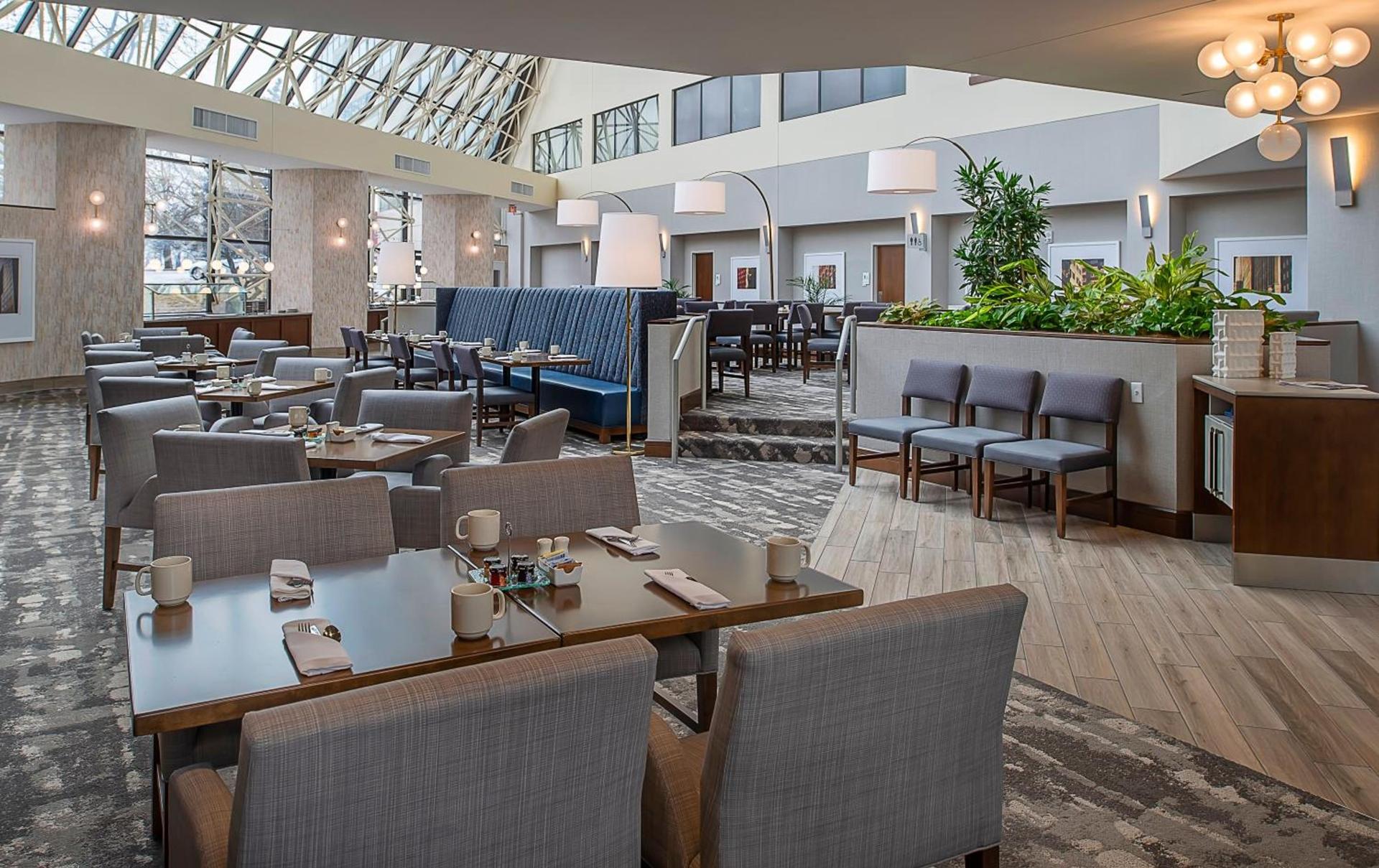 Crowne Plaza Hotel St. Louis Airport by IHG photo 17