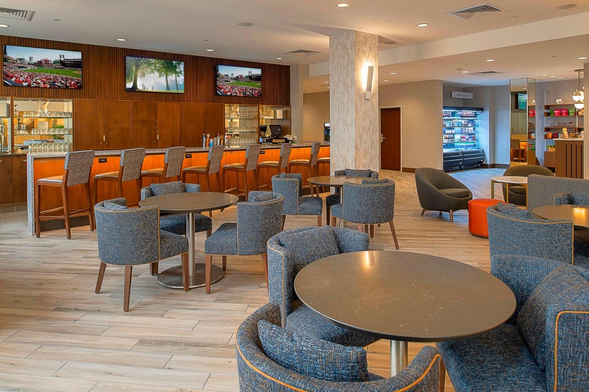 Crowne Plaza Hotel St. Louis Airport by IHG photo 4