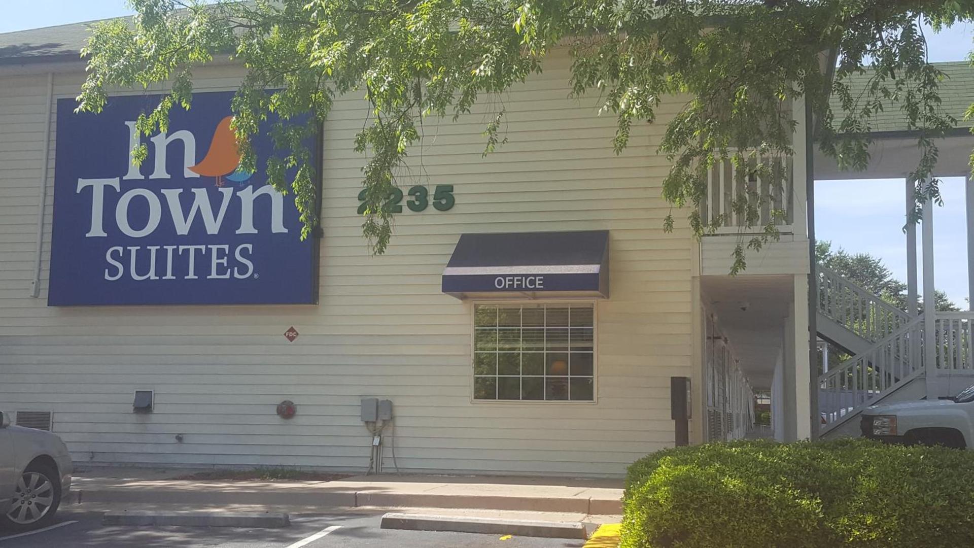 InTown Suites Extended Stay Select Atlanta GA - Morrow photo 2