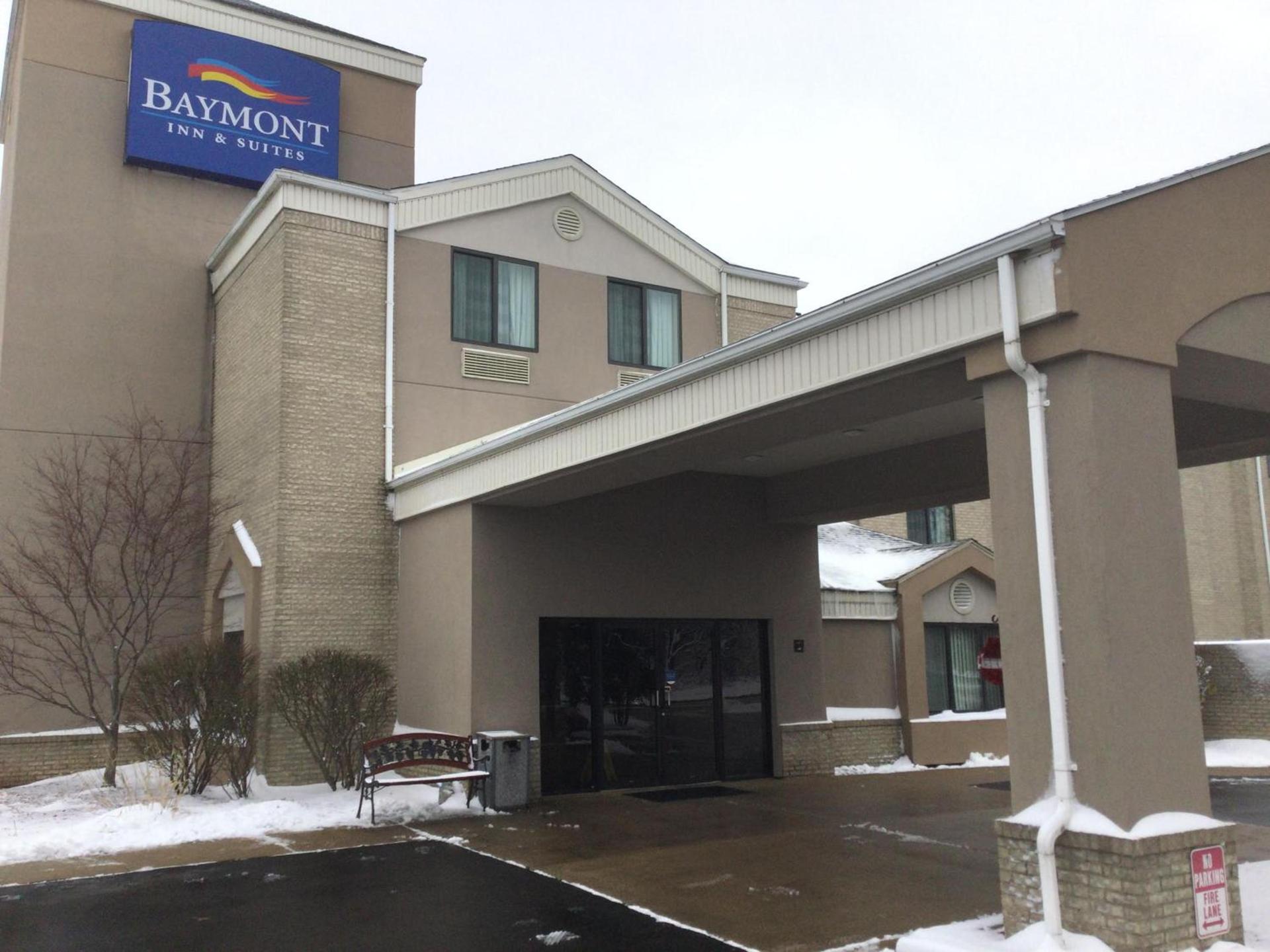 Baymont by Wyndham Flat Rock photo 2