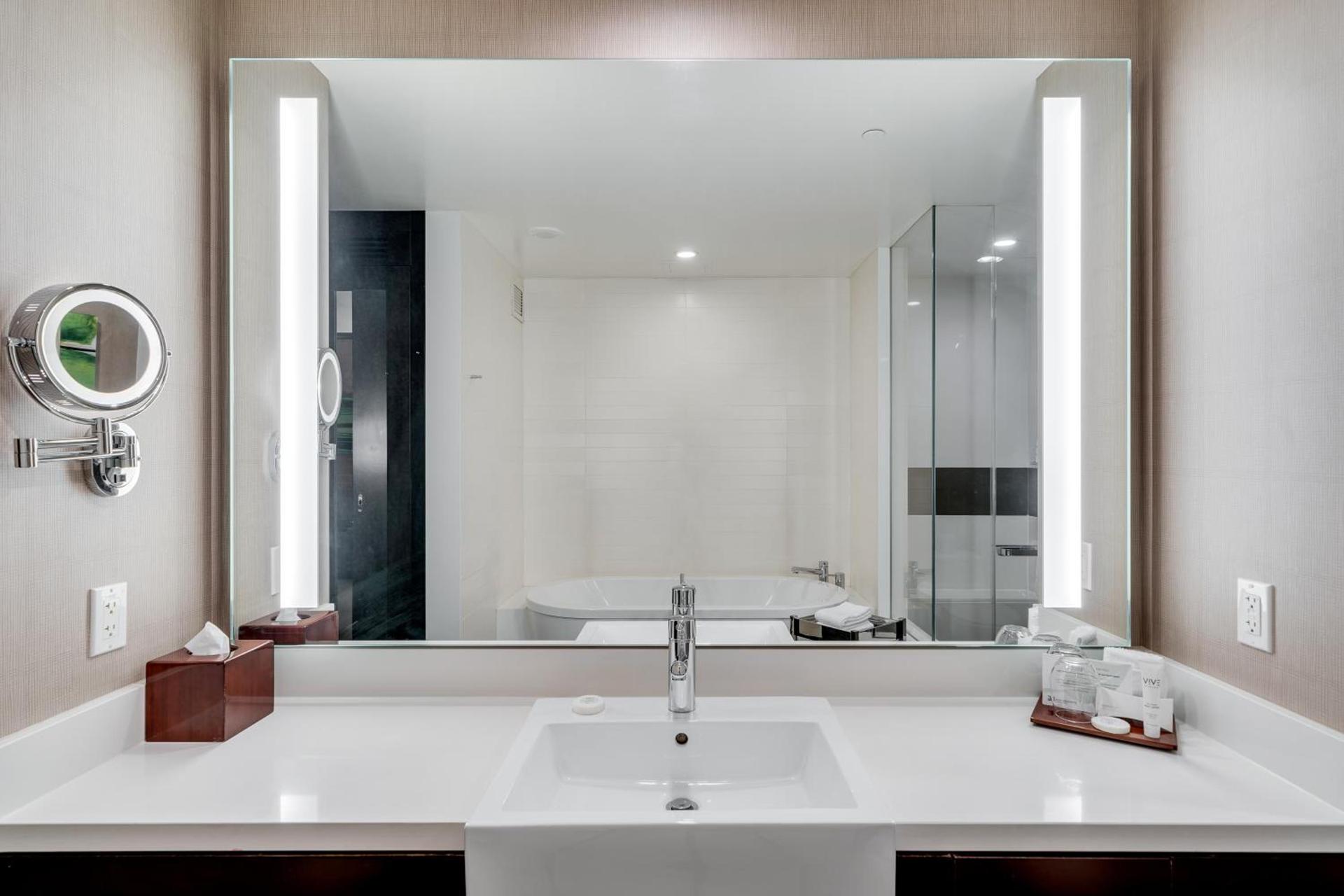 Jet Luxury at The Vdara photo 16