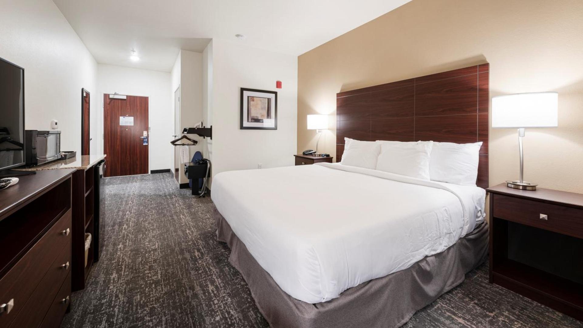 Cobblestone Hotel & Suites - Two Rivers photo 13