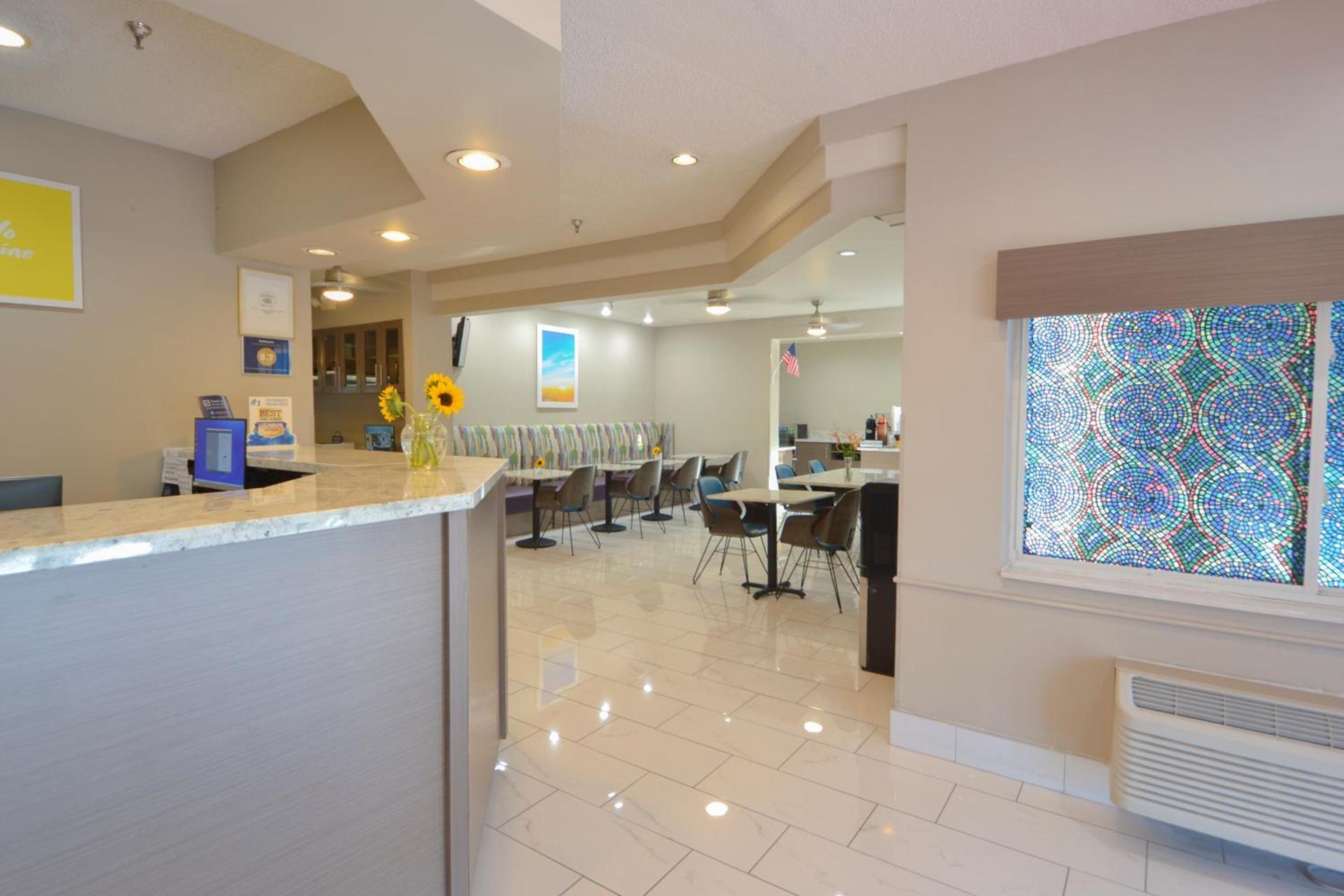 Days Inn & Suites by Wyndham Airport Albuquerque photo 37