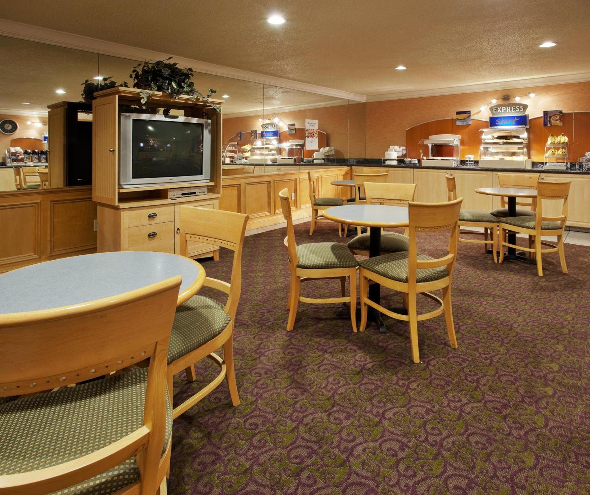 Holiday Inn Express Union City San Jose by IHG photo 12