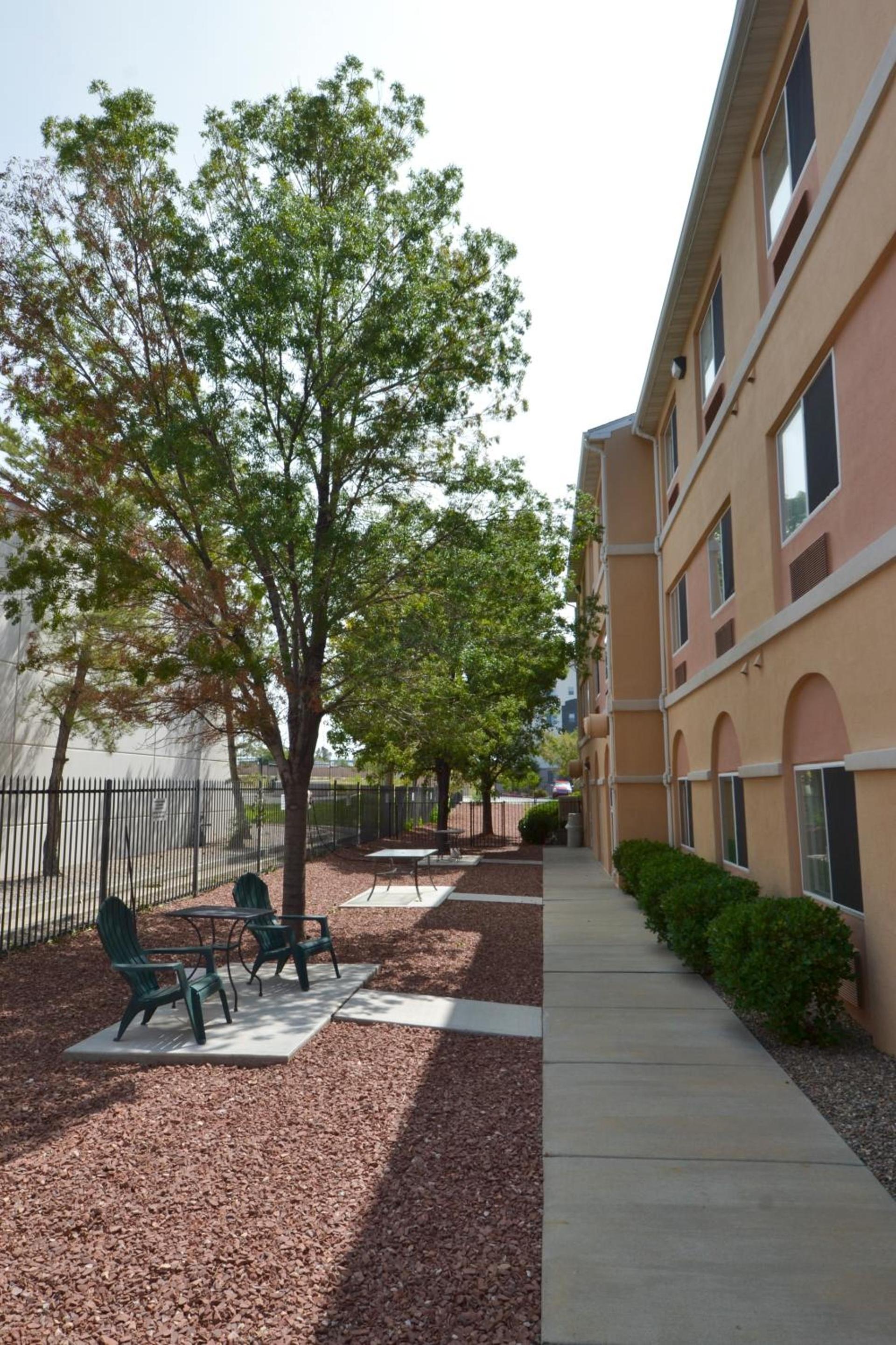 Days Inn & Suites by Wyndham Airport Albuquerque photo 12