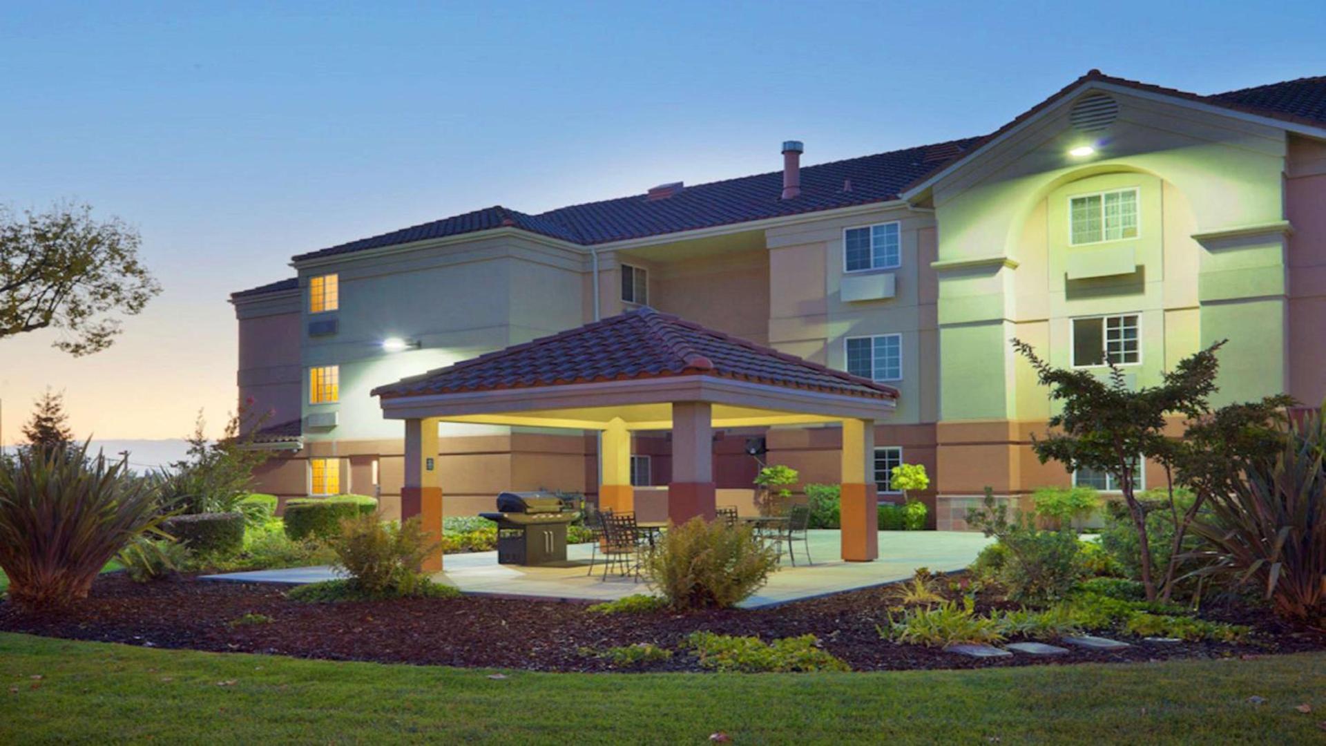 Sonesta Simply Suites Silicon Valley Santa Clara photo 17
